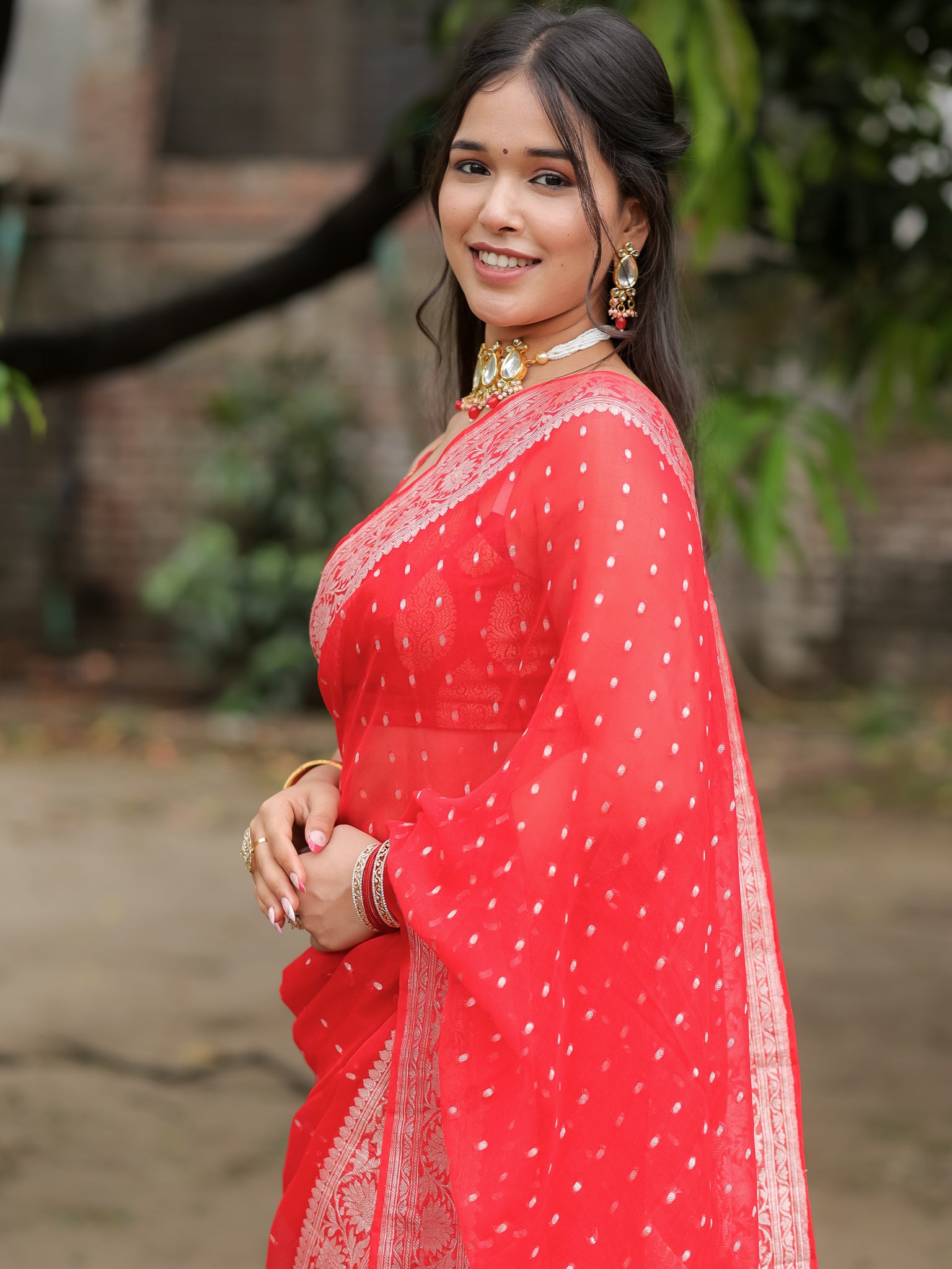 Banarasi Pure Khaddi Georgette Saree With Buti Weaving- Red