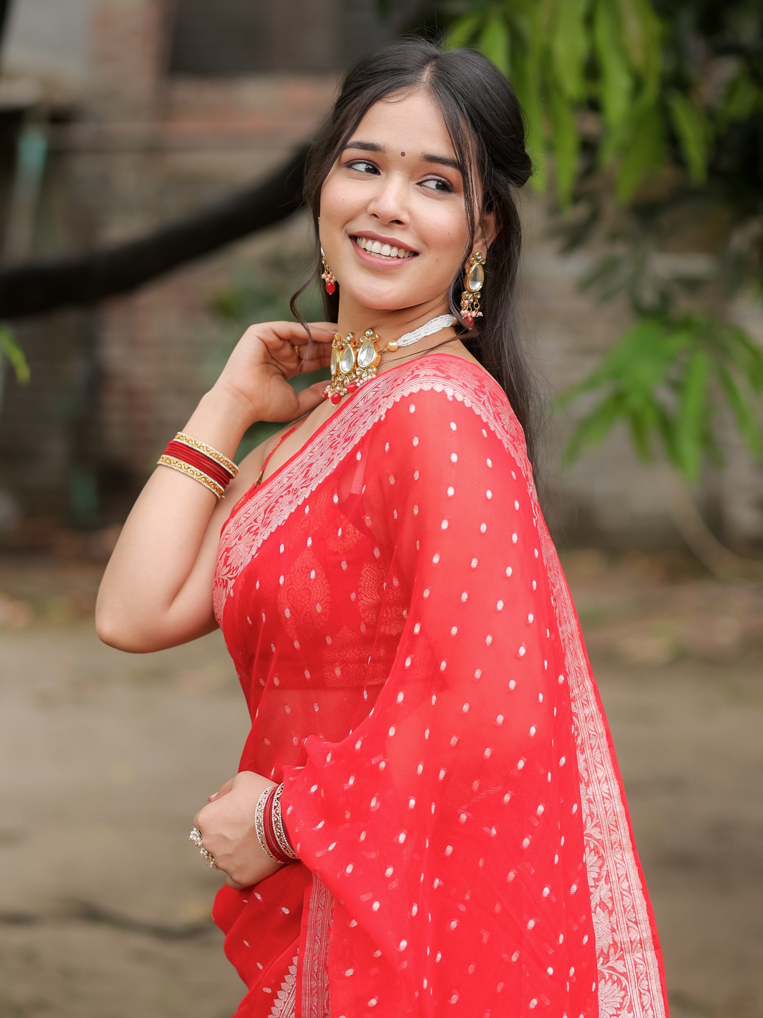 Banarasi Pure Khaddi Georgette Saree With Buti Weaving- Red