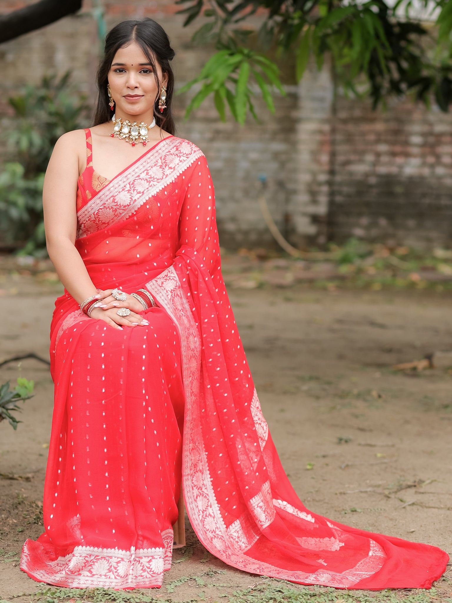 Banarasi Pure Khaddi Georgette Saree With Buti Weaving- Red