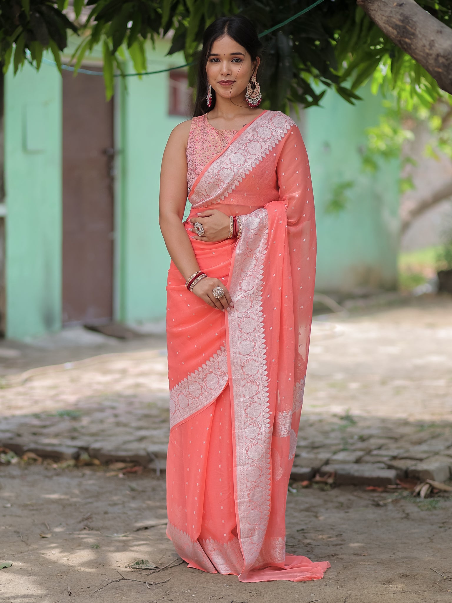 Banarasi Pure Khaddi Georgette Saree With Buti Weaving- Peach