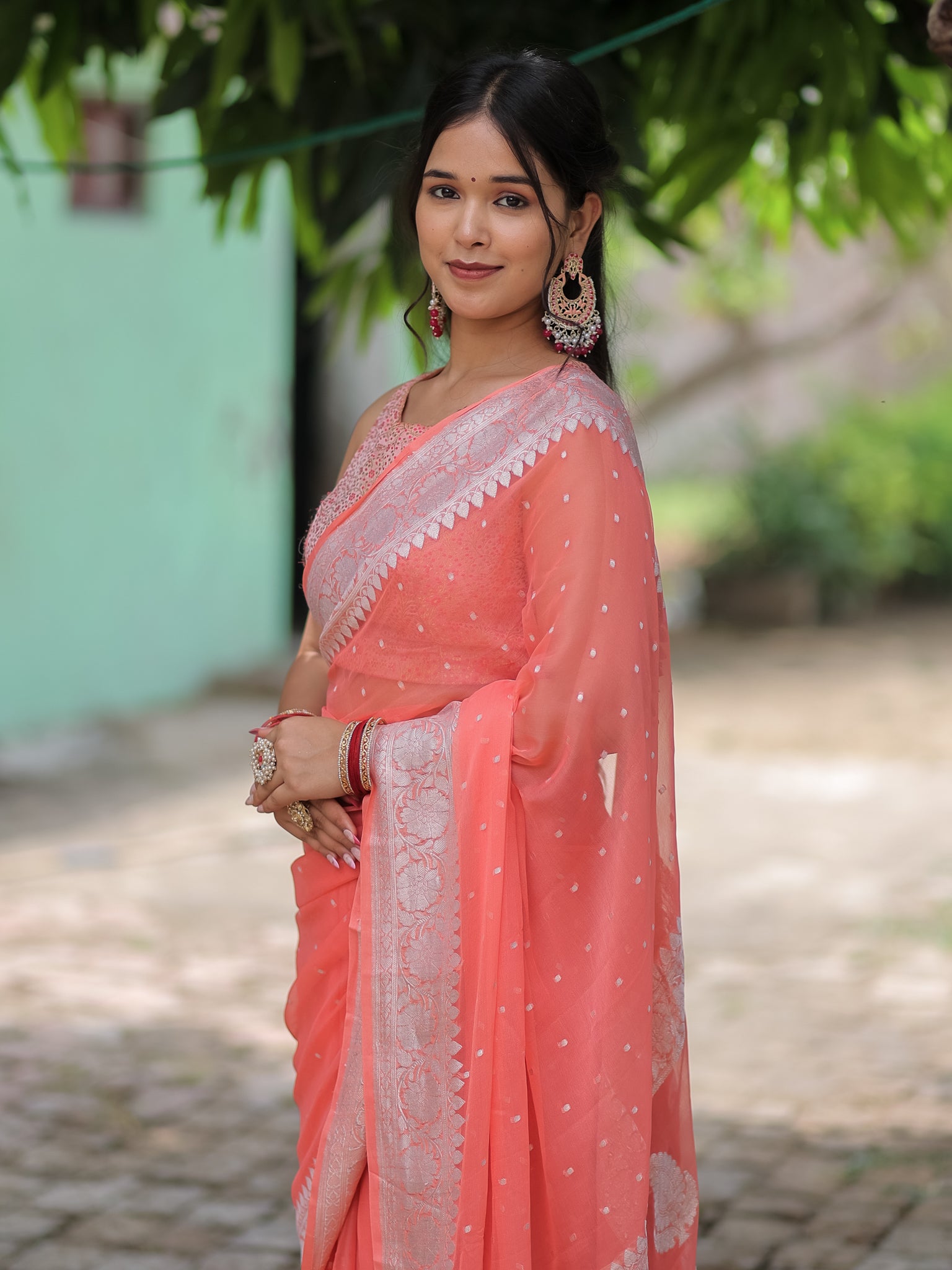 Banarasi Pure Khaddi Georgette Saree With Buti Weaving- Peach