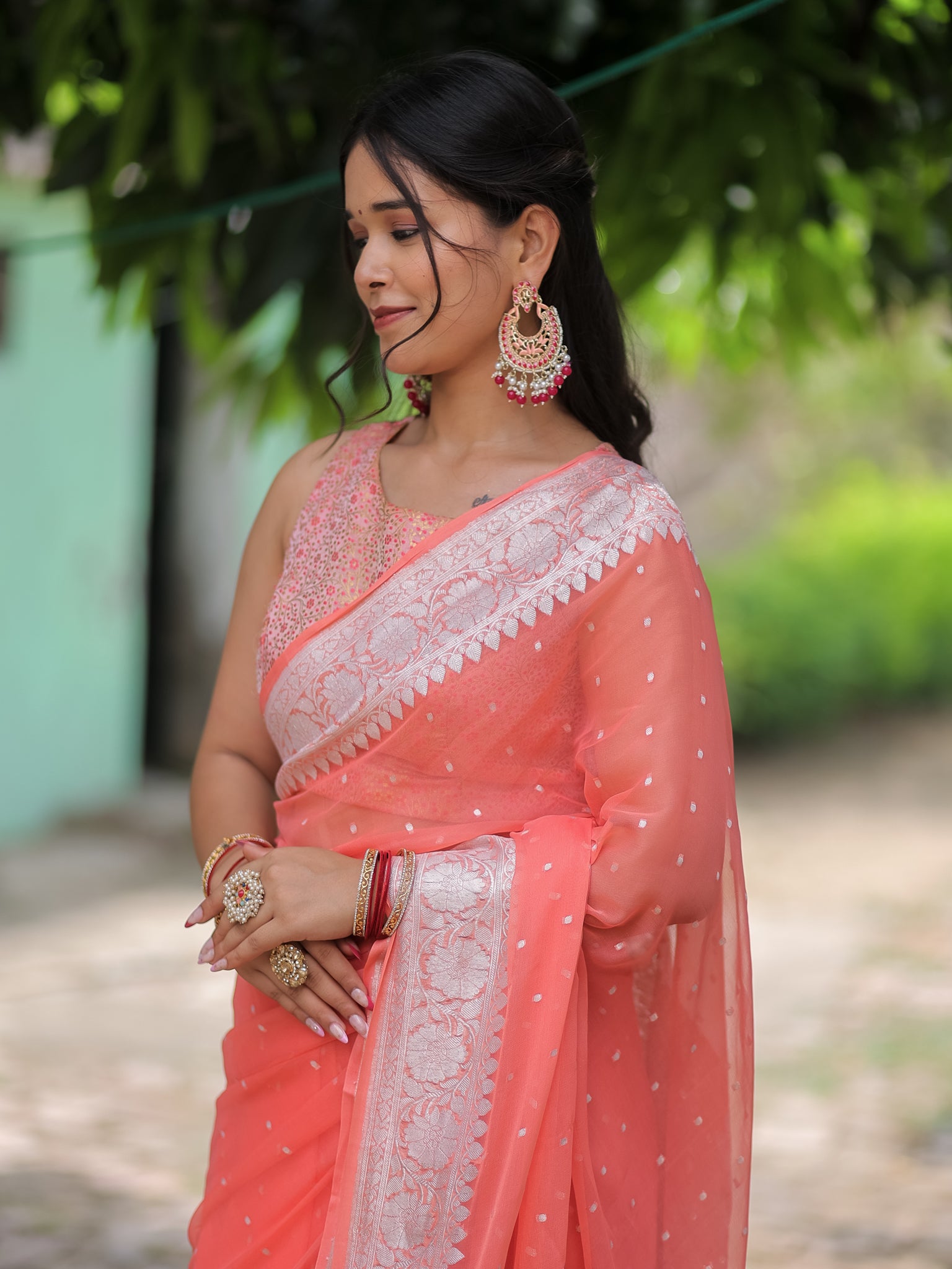 Banarasi Pure Khaddi Georgette Saree With Buti Weaving- Peach