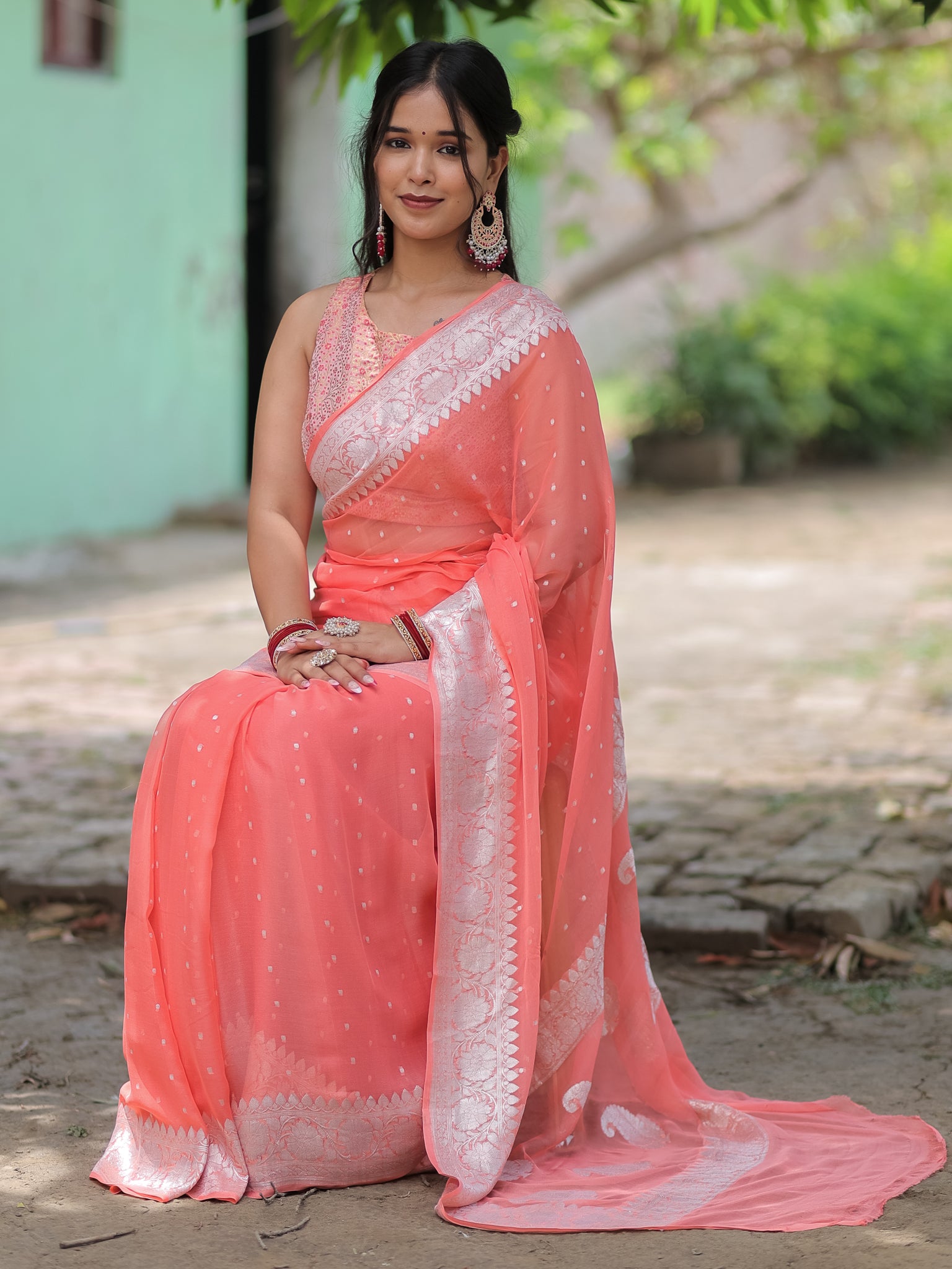 Banarasi Pure Khaddi Georgette Saree With Buti Weaving- Peach