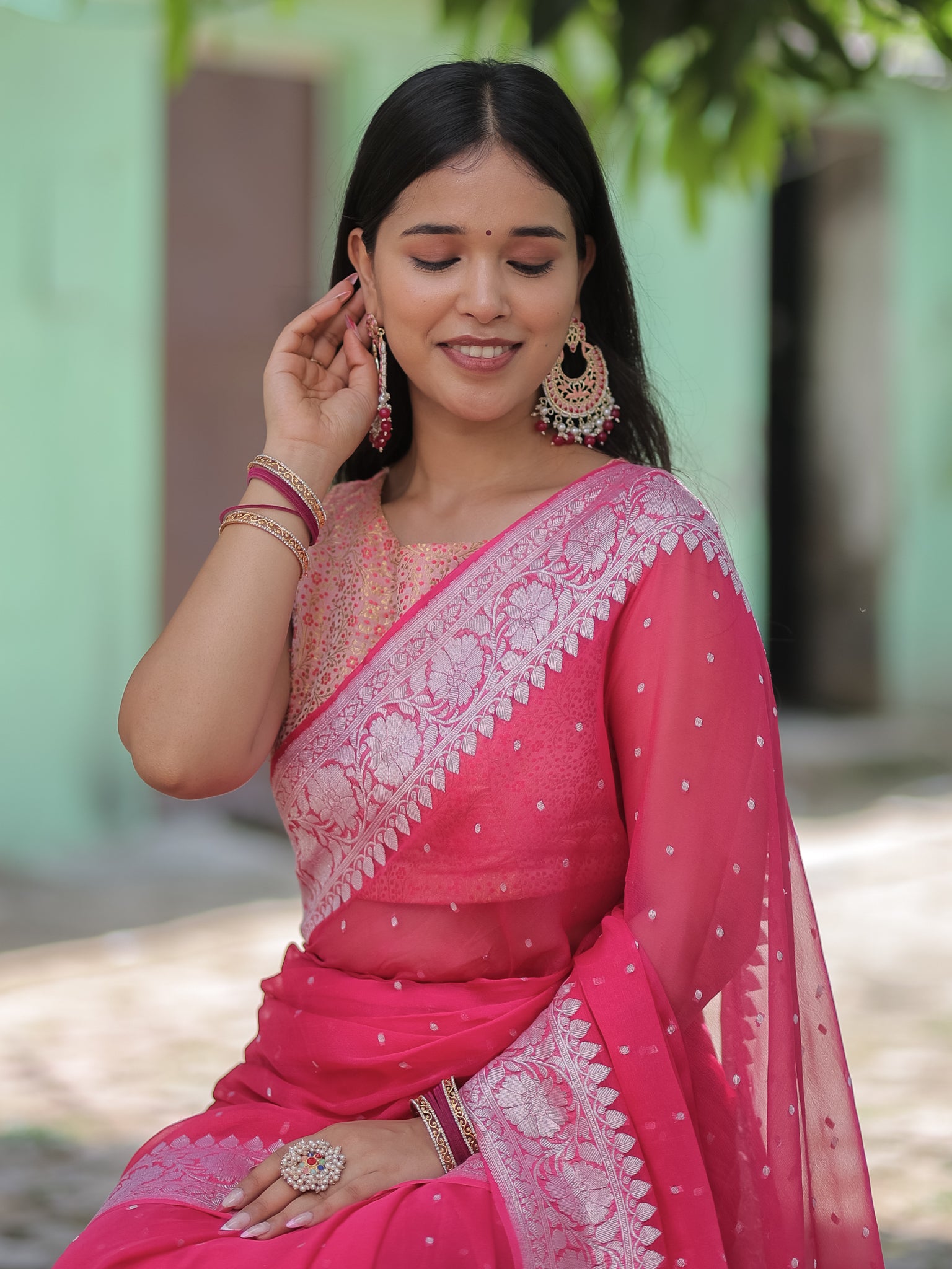 Banarasi Pure Khaddi Georgette Saree With Buti Weaving- Pink