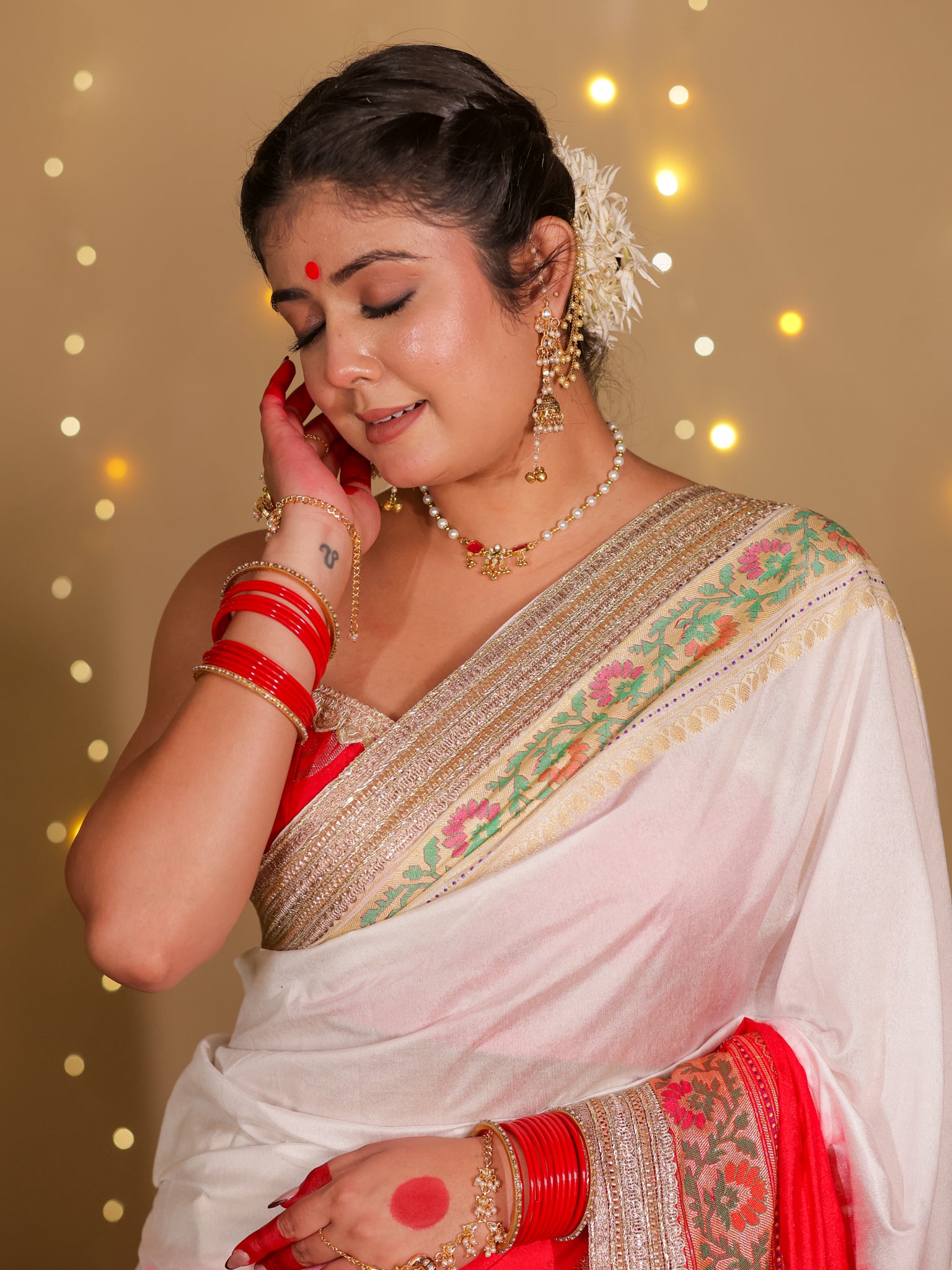 Banarasi Dual Shade Semi Silk Saree With Lace Border- White & Red