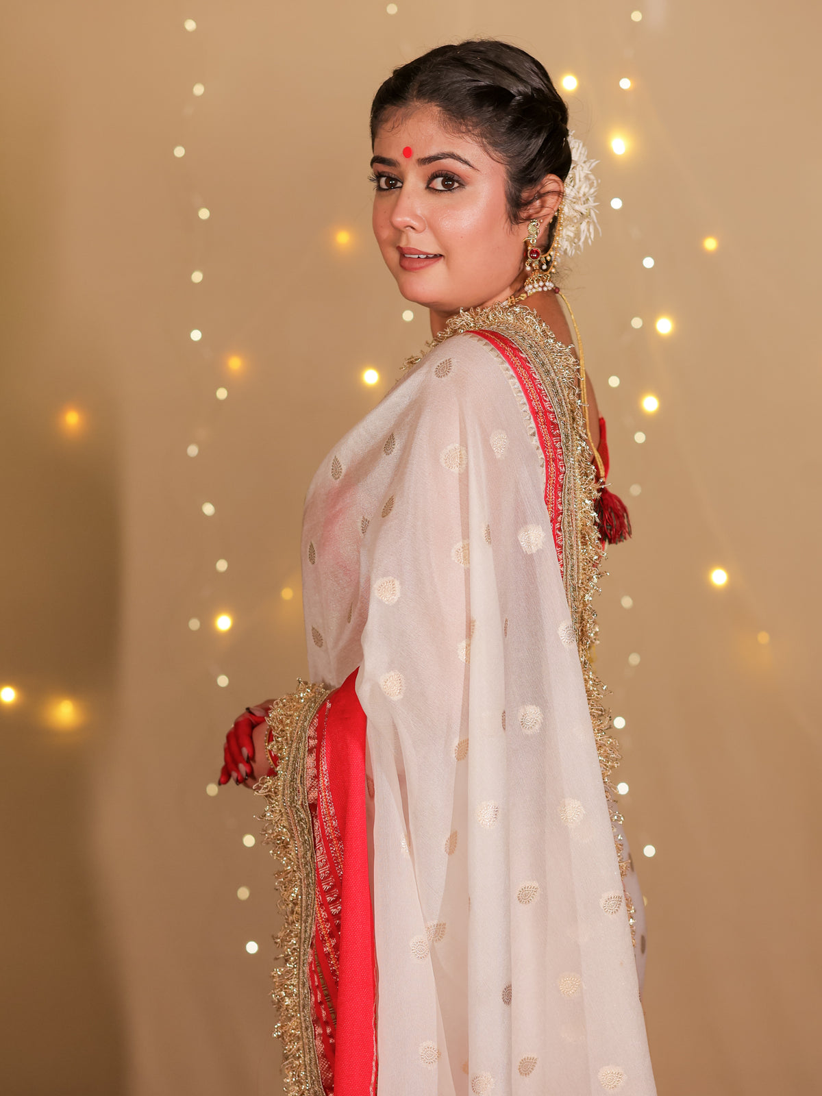 Banarasi Dual Shade Semi Georgette Saree With Lace Border- White & Red