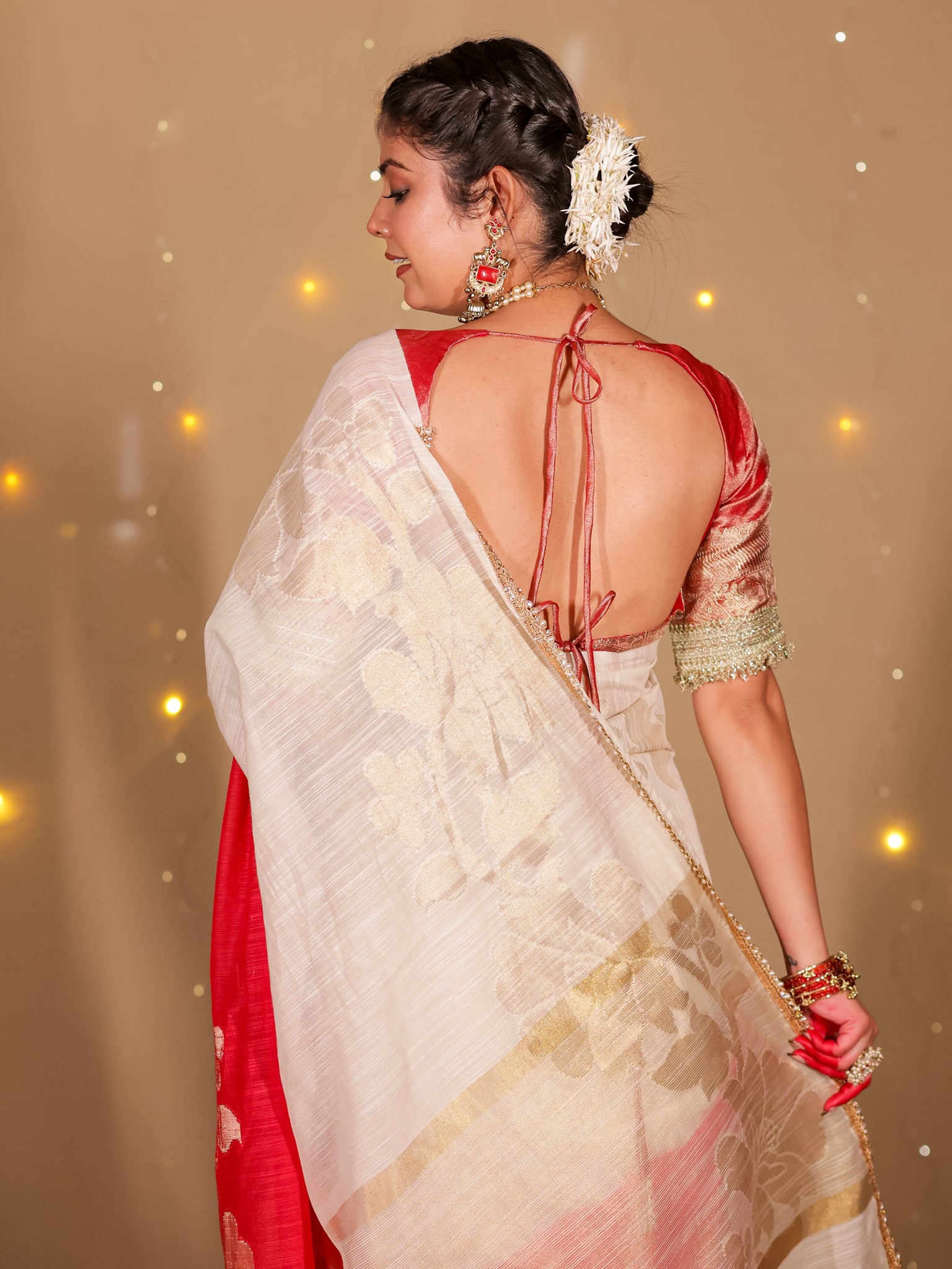 Banarasi Dual Shade Soft Cotton Saree With Lace Border- White & Red