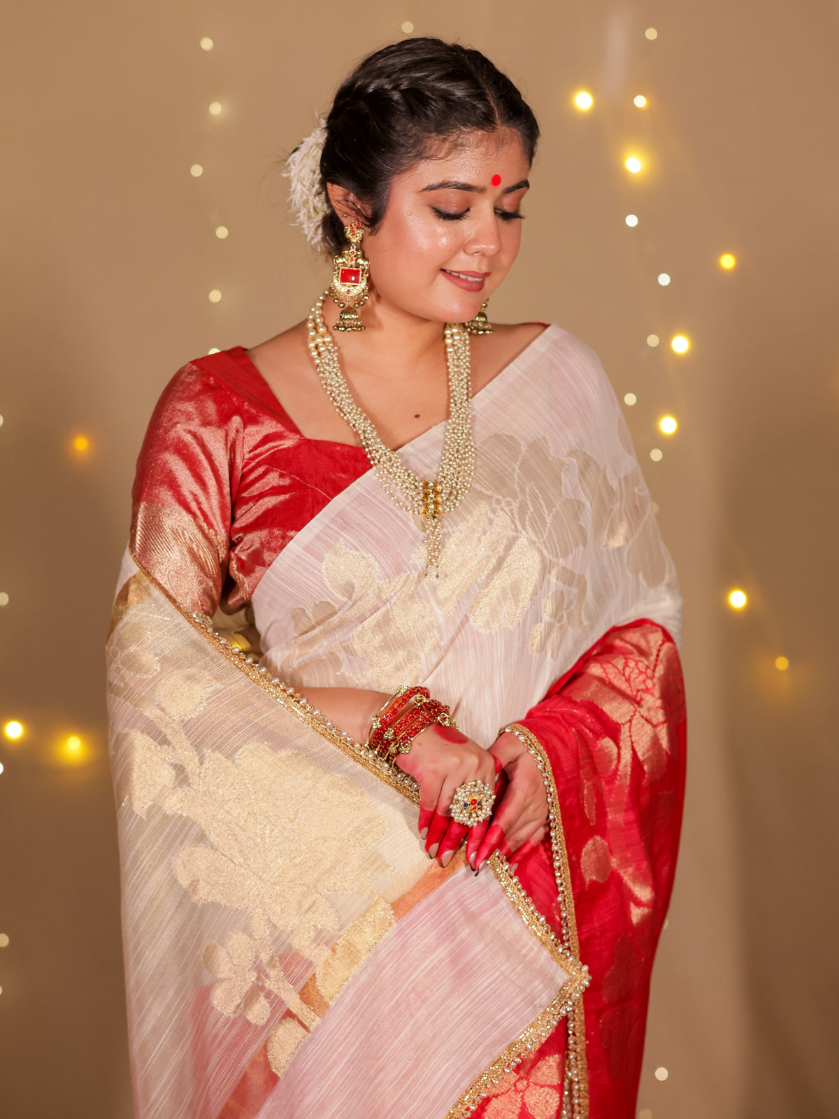 Banarasi Dual Shade Soft Cotton Saree With Lace Border- White & Red