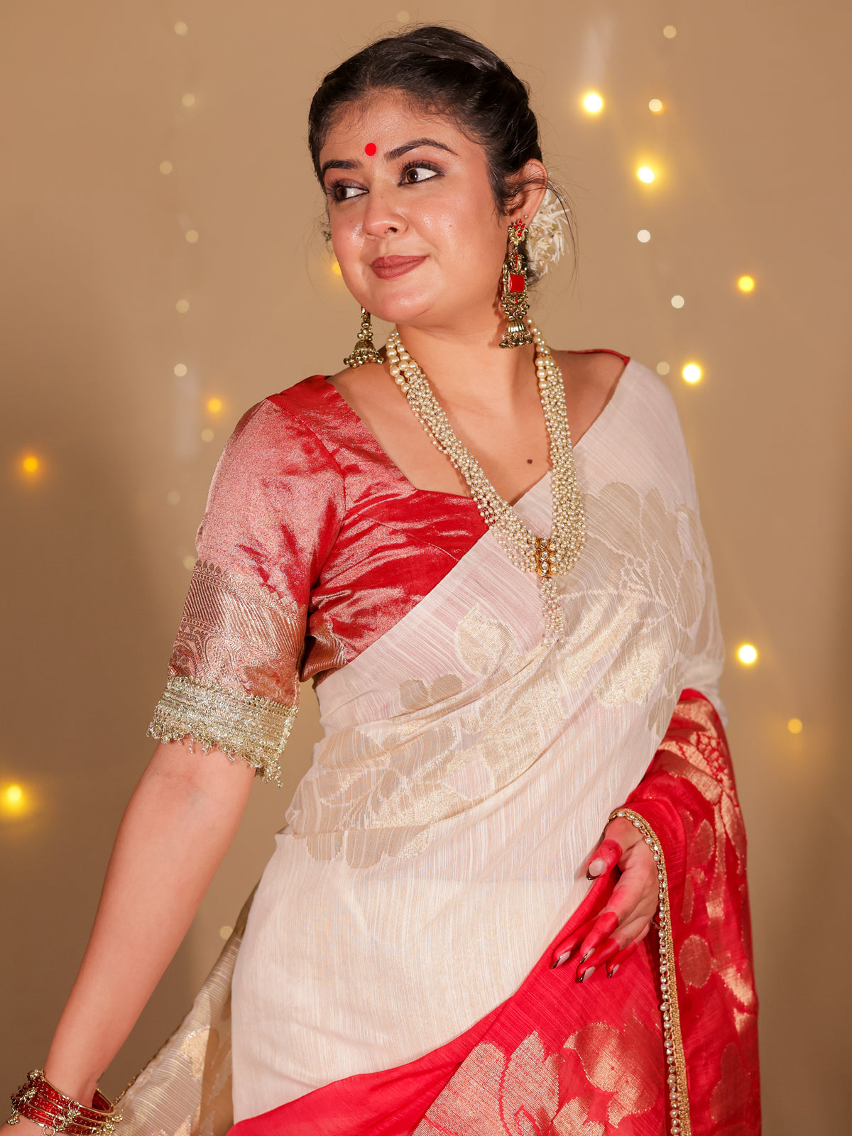 Banarasi Dual Shade Soft Cotton Saree With Lace Border- White & Red