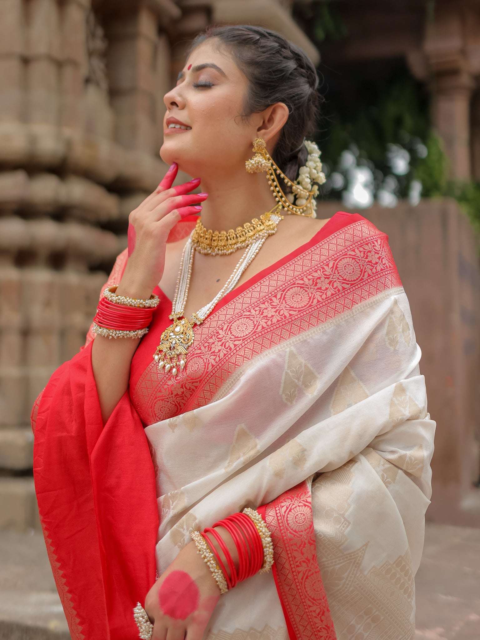 Banarasi Semi Silk Saree With Buti & Border - Red & White