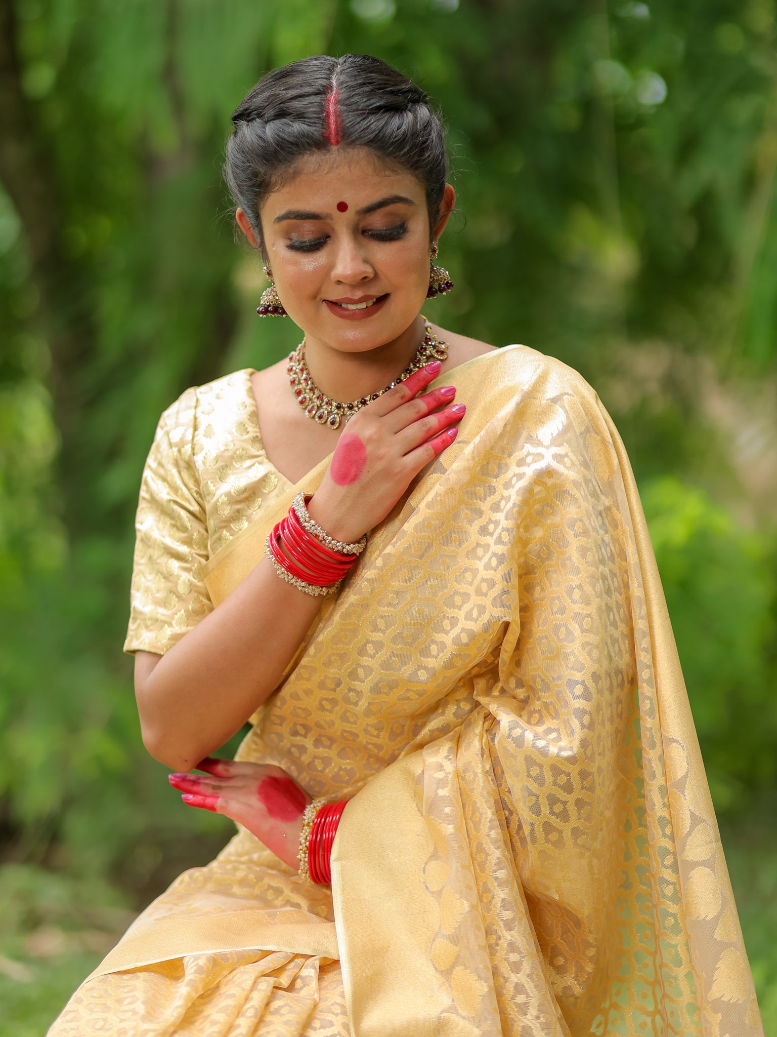 Banarasi Tissue Saree With Border - Golden