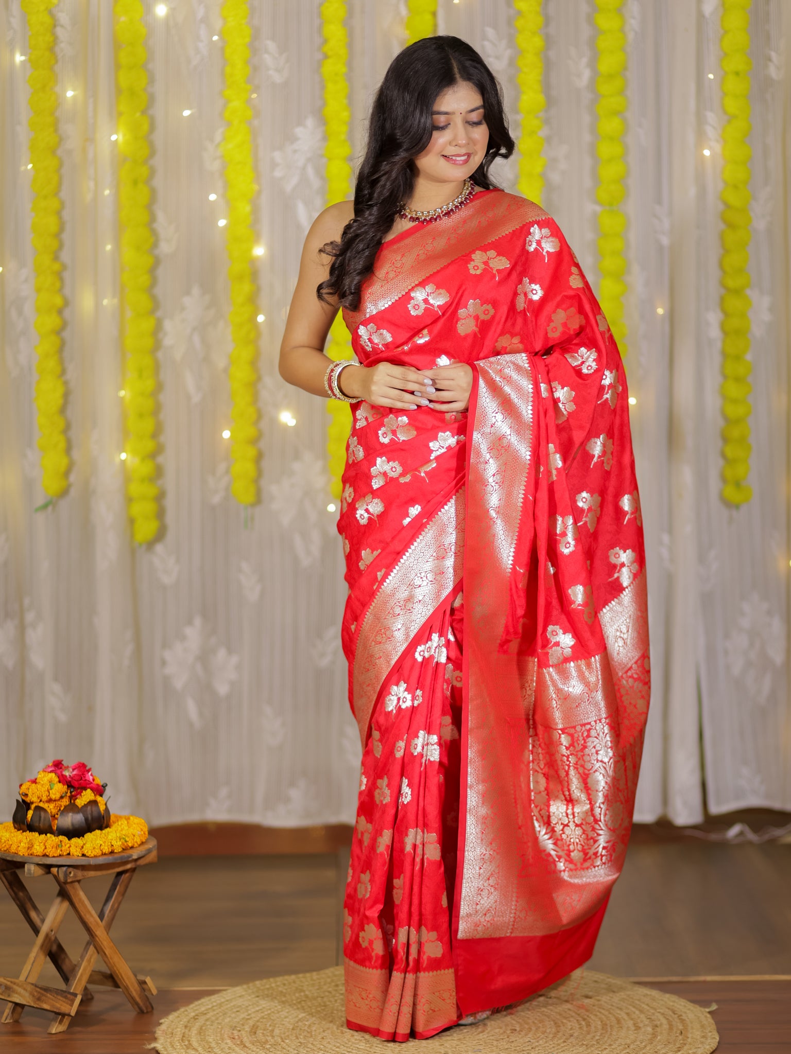 Banarasi Art Katan Silk Saree With Zari Buta Weaving & Tanchoi Weaving- Red