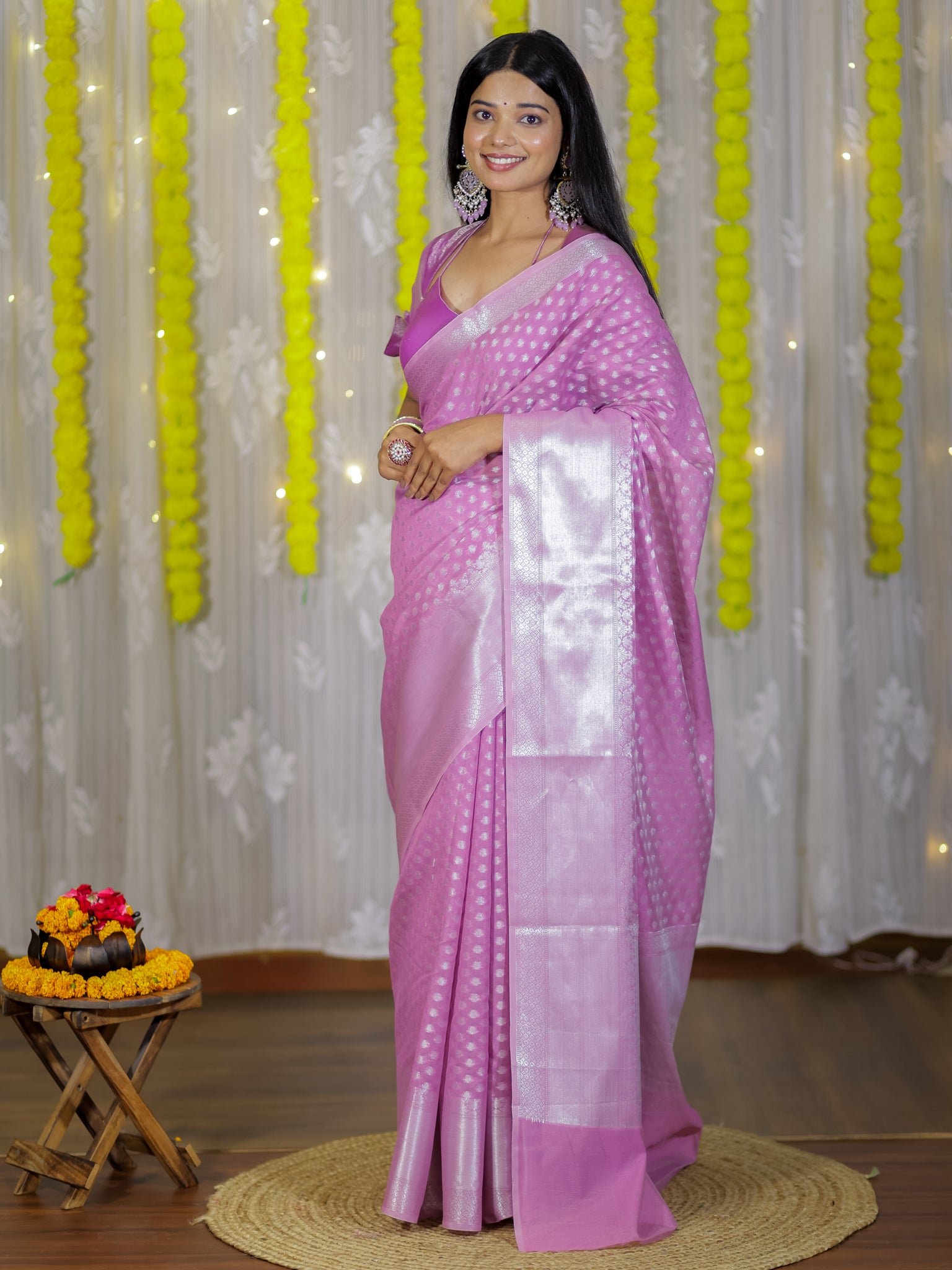 Banarasi Cotton Sik Saree With Buti Weaving & Border - Lavender