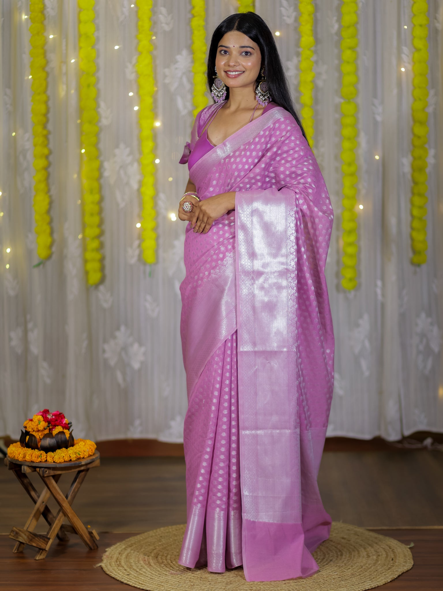 Banarasi Cotton Sik Saree With Buti Weaving & Border - Lavender