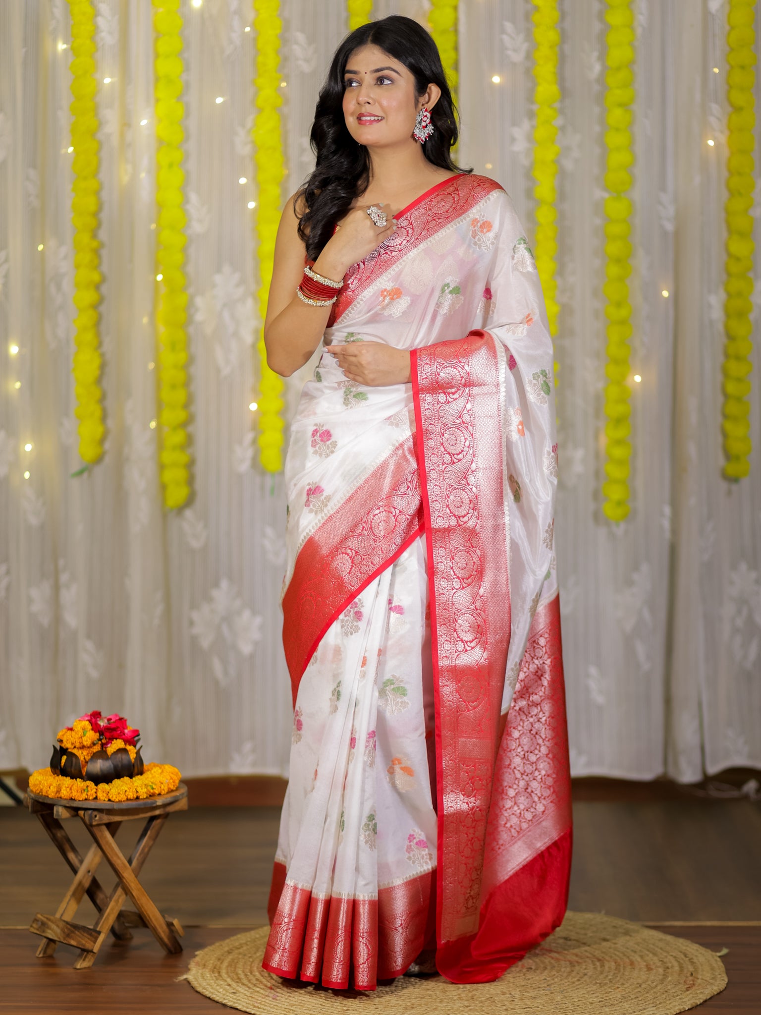 Banarasi Semi Georgette Saree With Weaving & Border - Red & White