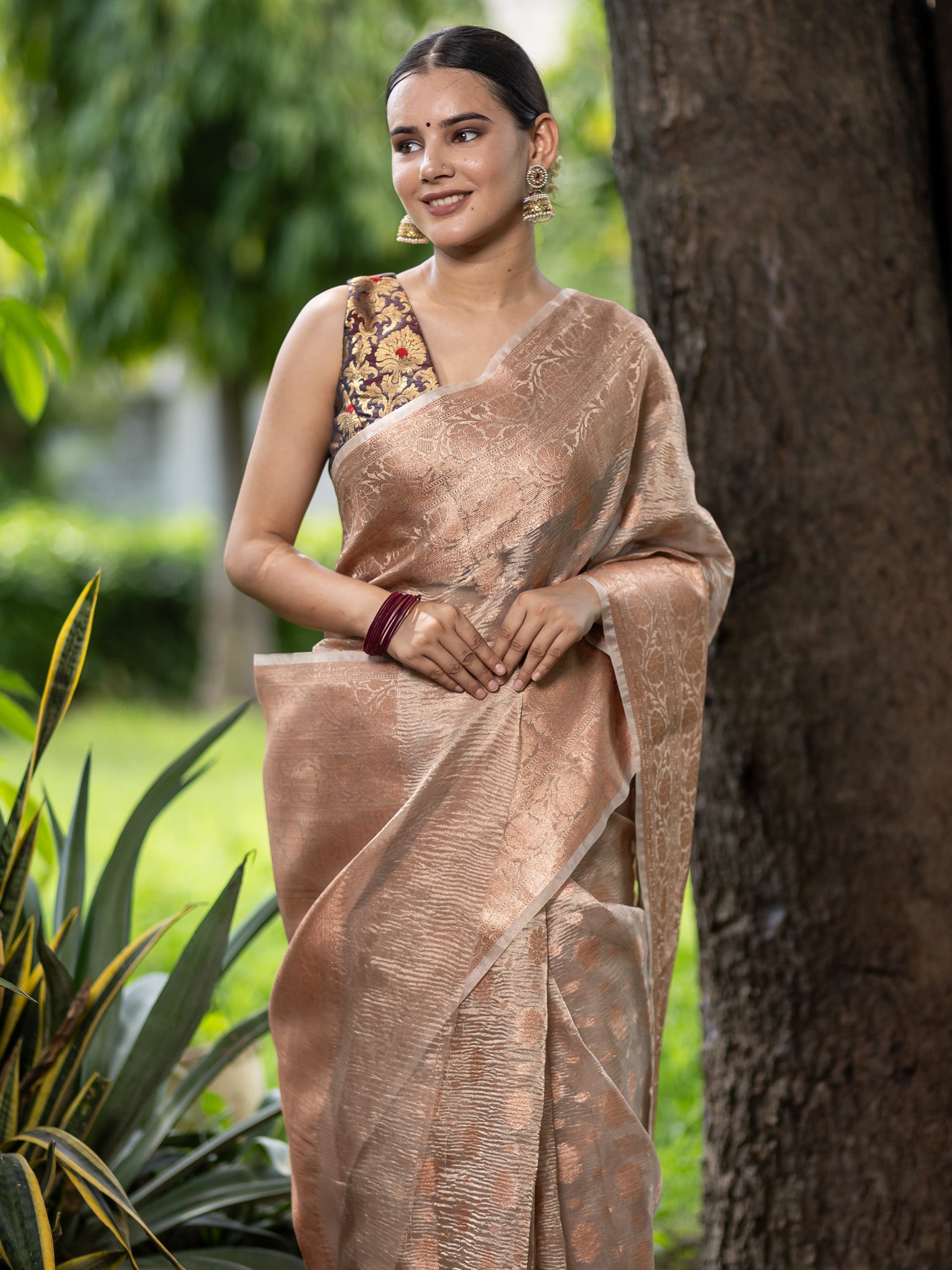 Banarasi Crushed Tissue Saree With Buti & Zari Border- Off White