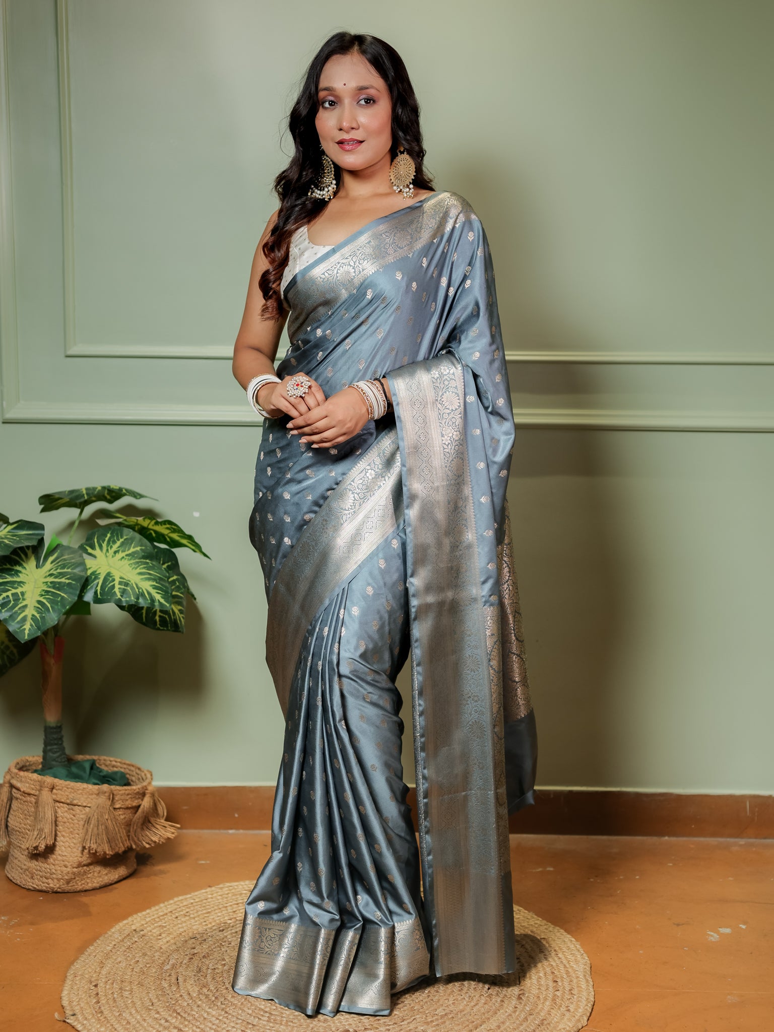 Banarasi Silk Saree With Buti Weaving & Border- Grey
