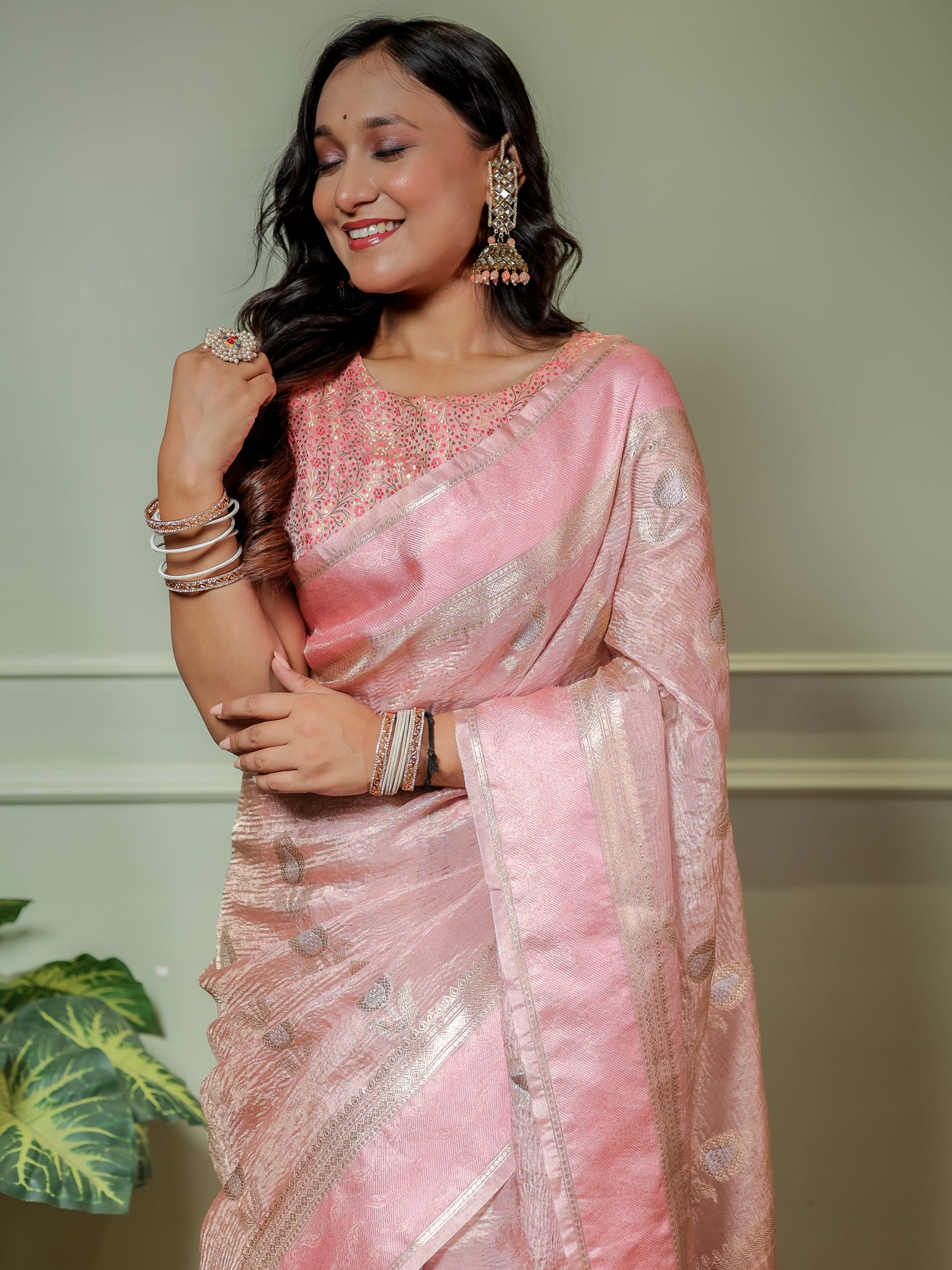 Banarasi Katan Crushed Tissue Saree With Border - Pink