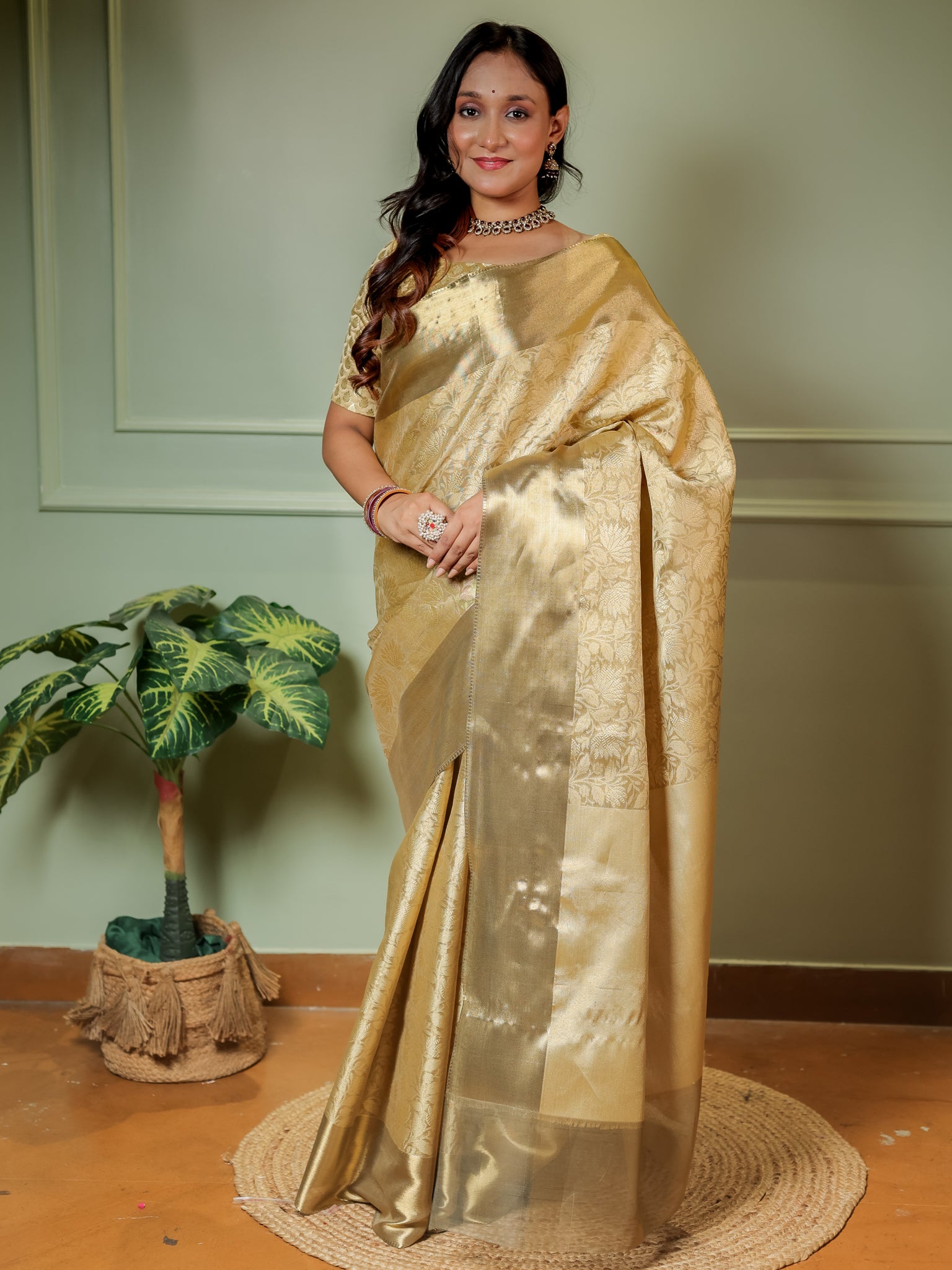 Banarasi Tissue Saree With Weaving & Border- Gold