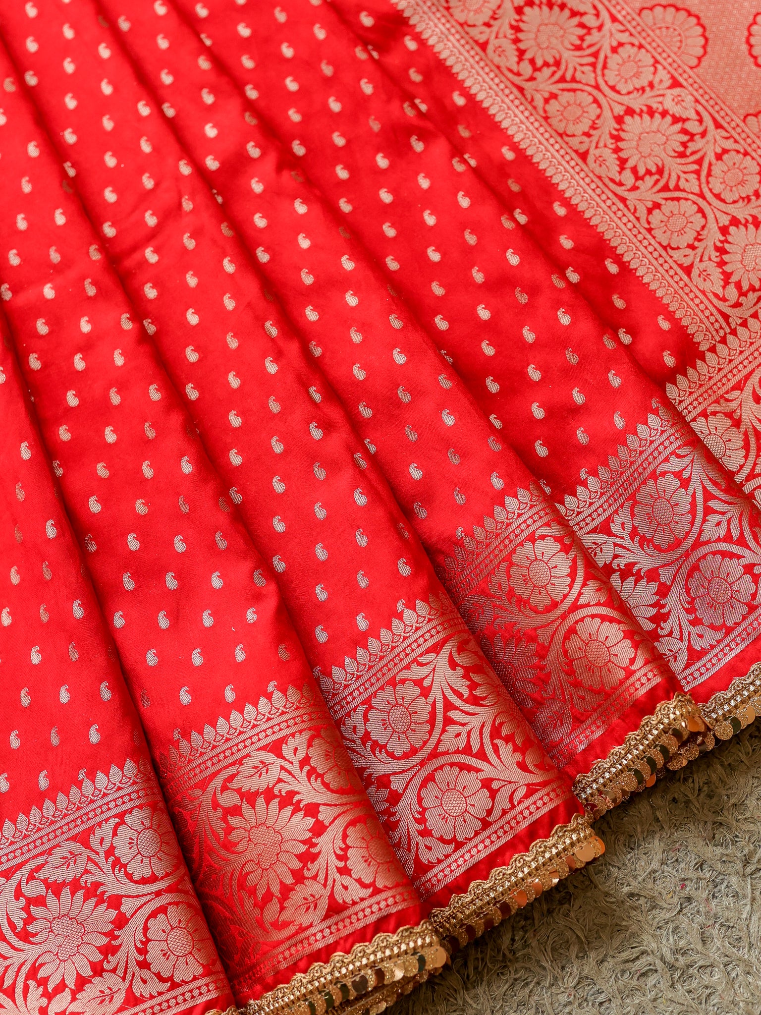 Banarasi Semi Silk Saree With Buti Weaving & Lace Border - Red