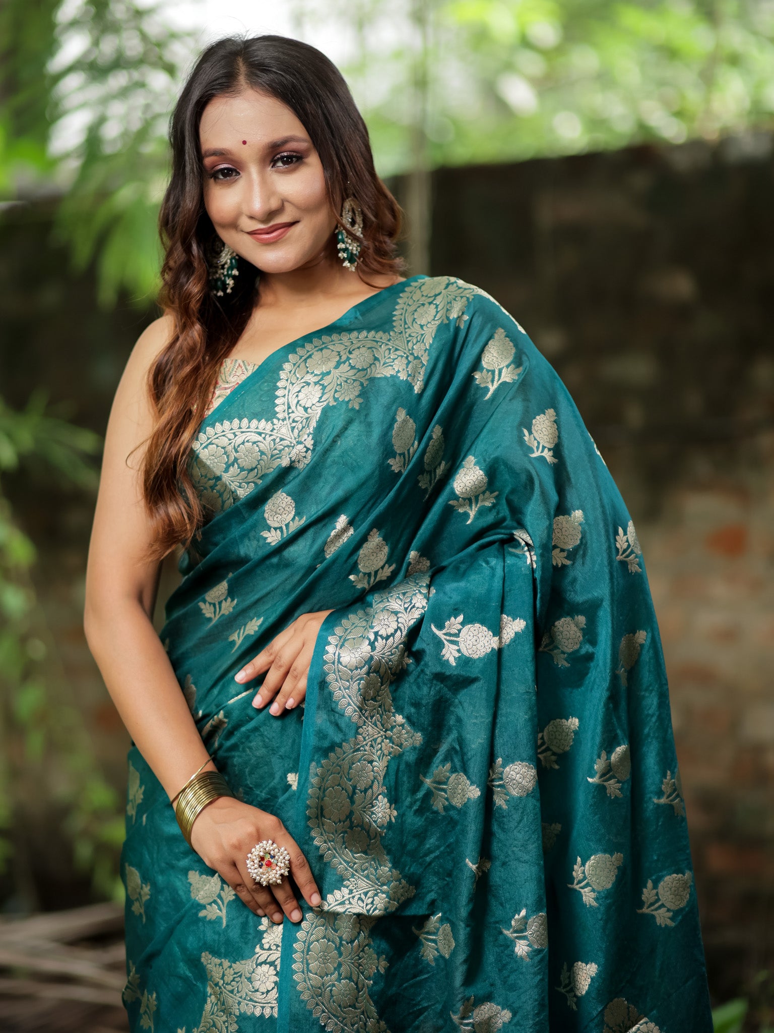 Banarasi Cotton Silk Saree With Zari Weaving & Scallop Border-Green