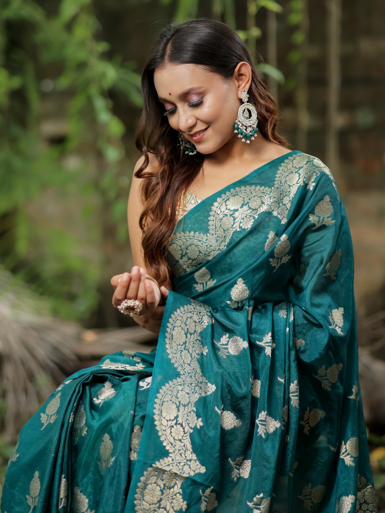 Banarasi Cotton Silk Saree With Zari Weaving & Scallop Border-Green