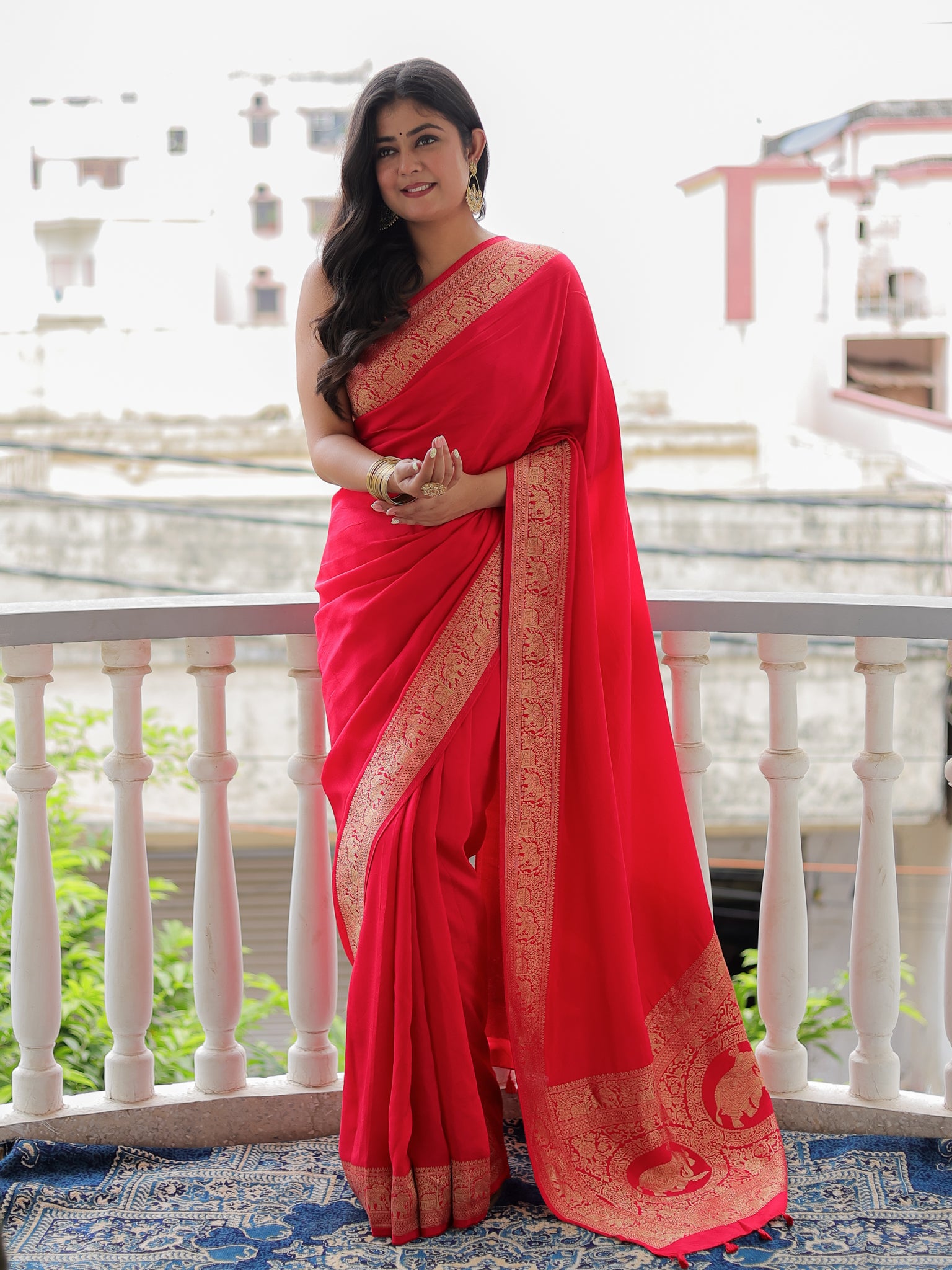 Reddish Pink Dola Silk Saree With Woven Border & Pallu
