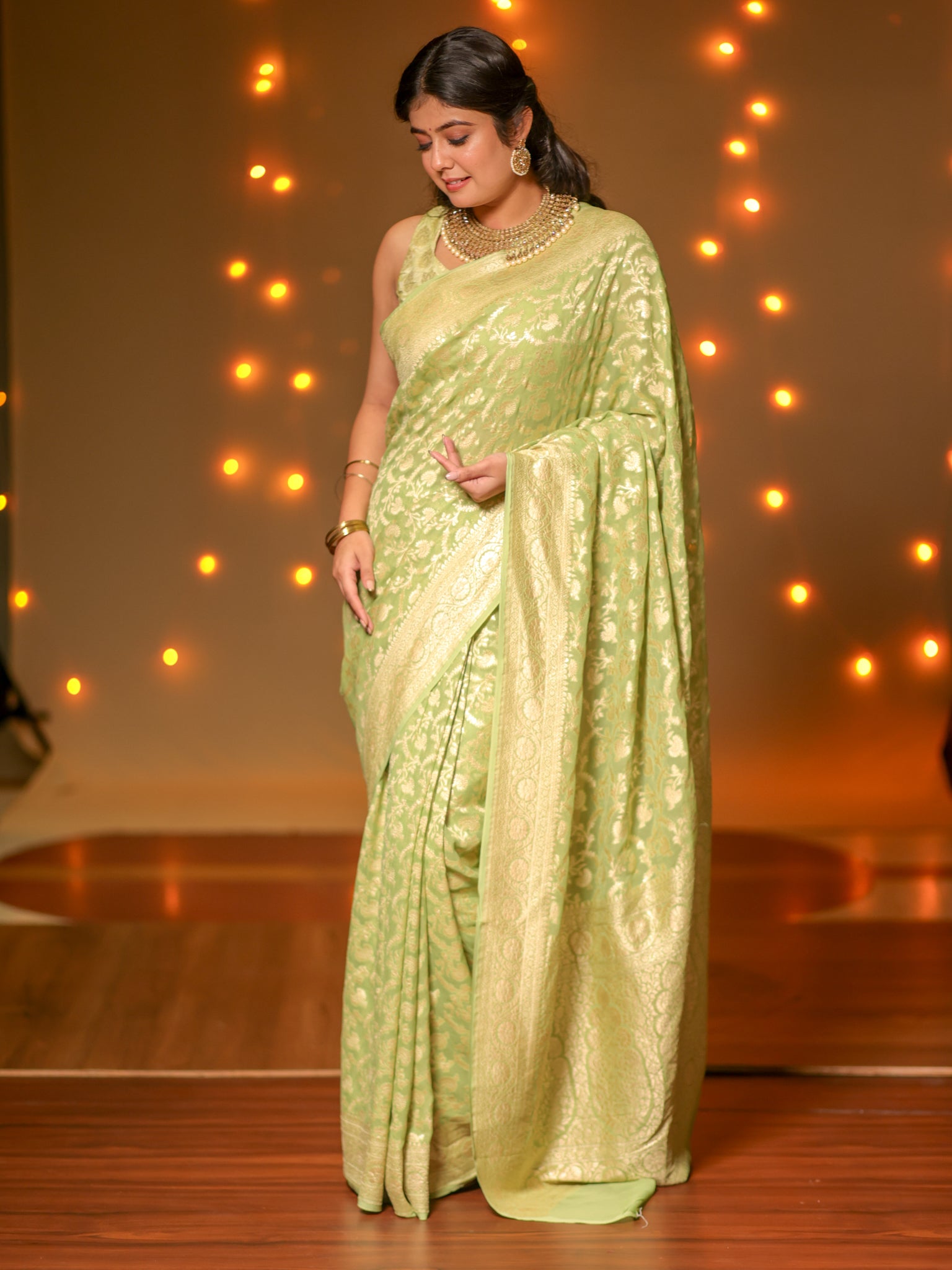 Banarasi Pure Khaddi Georgette Saree With Floral Jaal Zari Weaving- Green