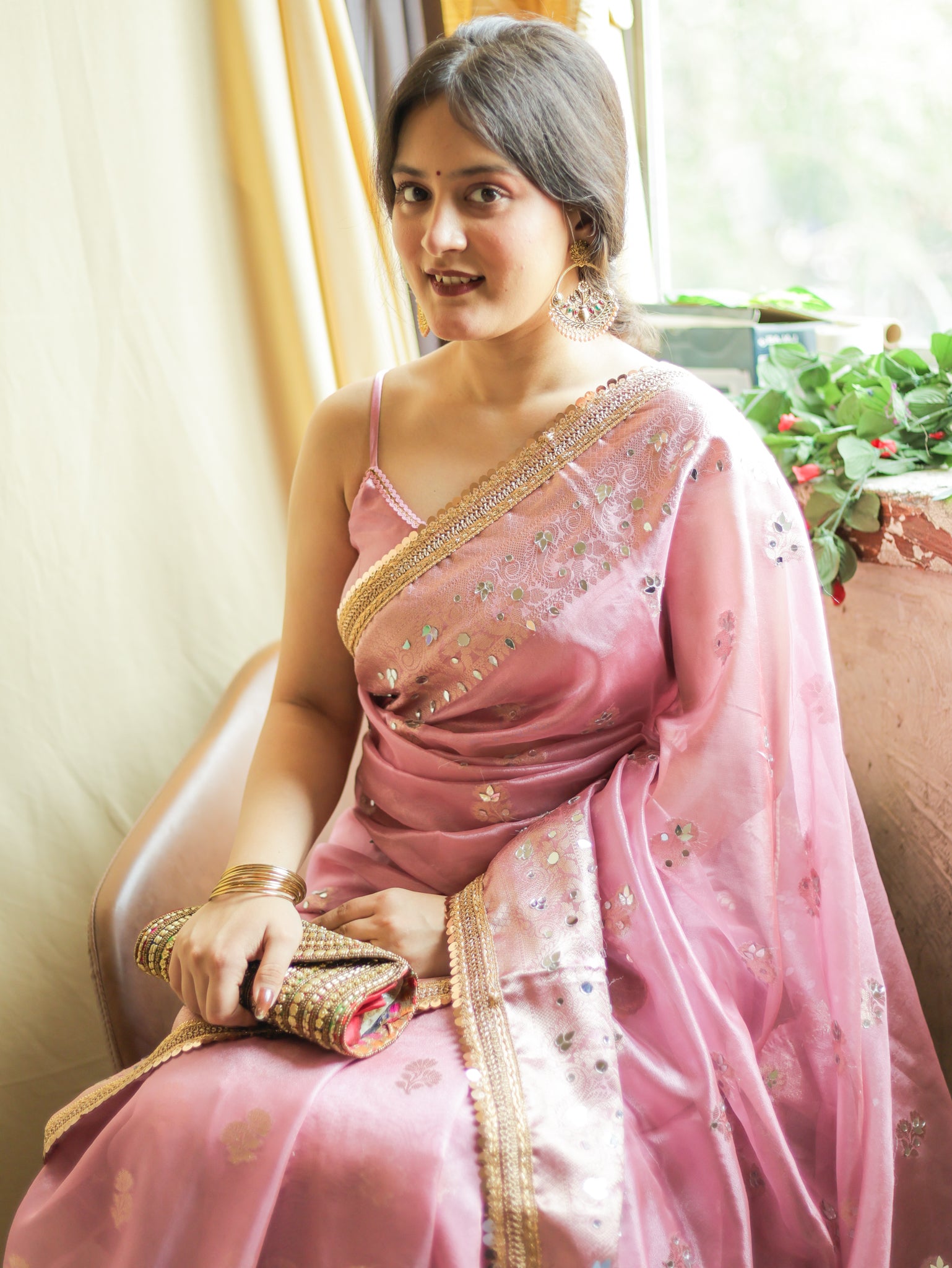 Banarasi Tissue Saree With Mirror Work & Lace Border - Pink