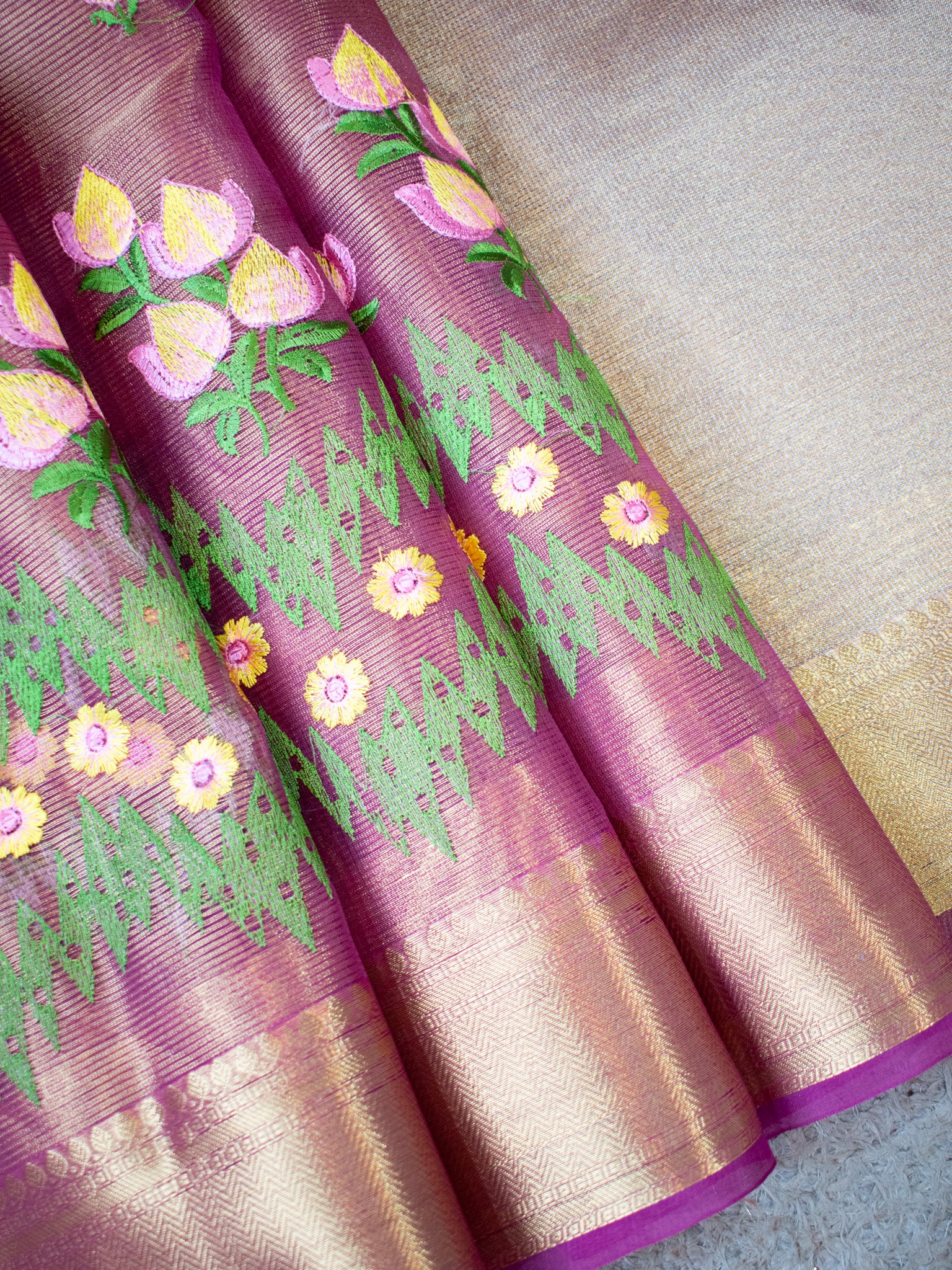 Banarasi Tissue Saree With Embroidery & Border - Pink