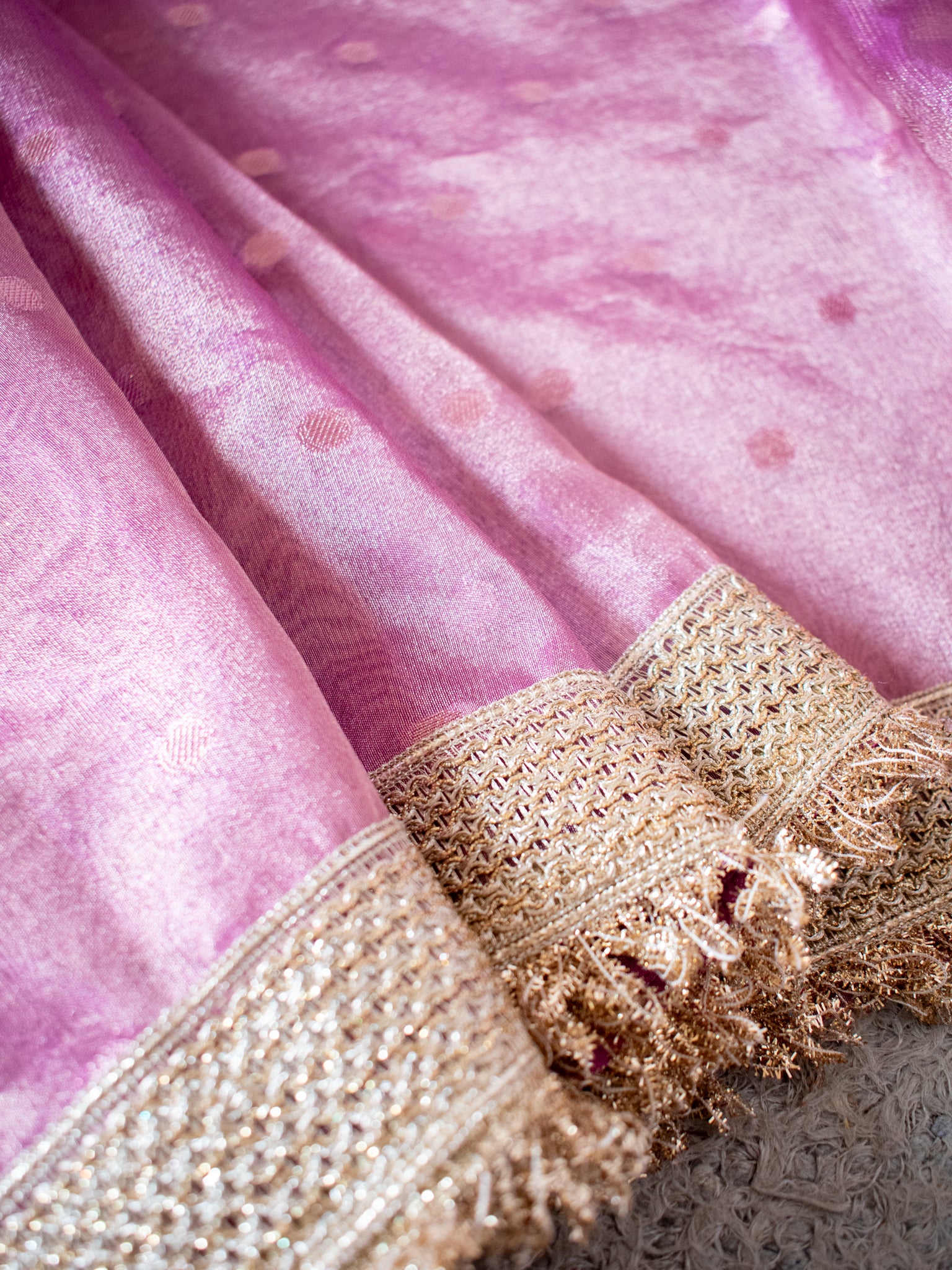 Banarasi Tissue Saree With Buti Weaving & Lace Border - Pink
