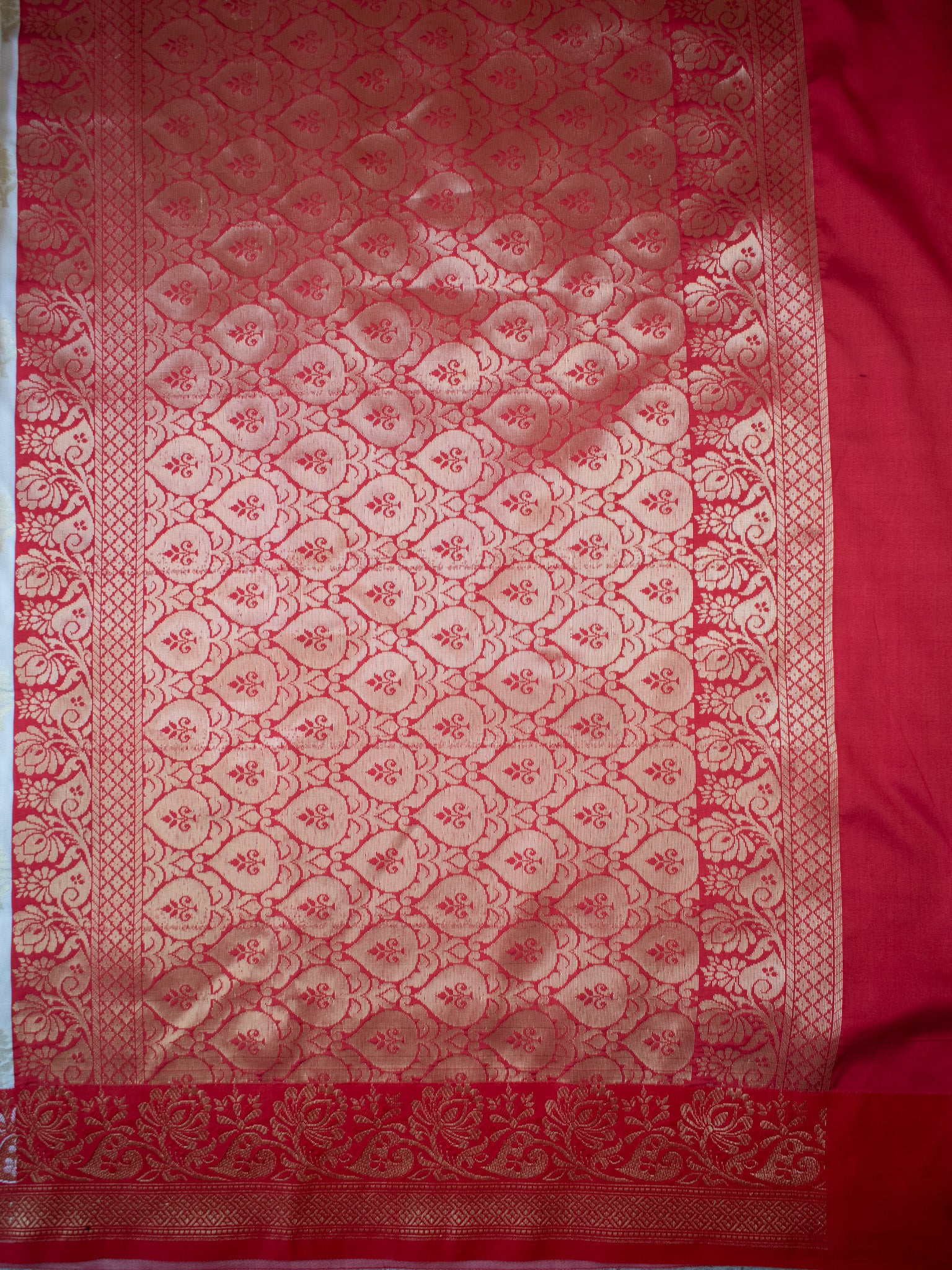 Banarasi Dupion Silk Saree With Contrast Border-Off white & Red