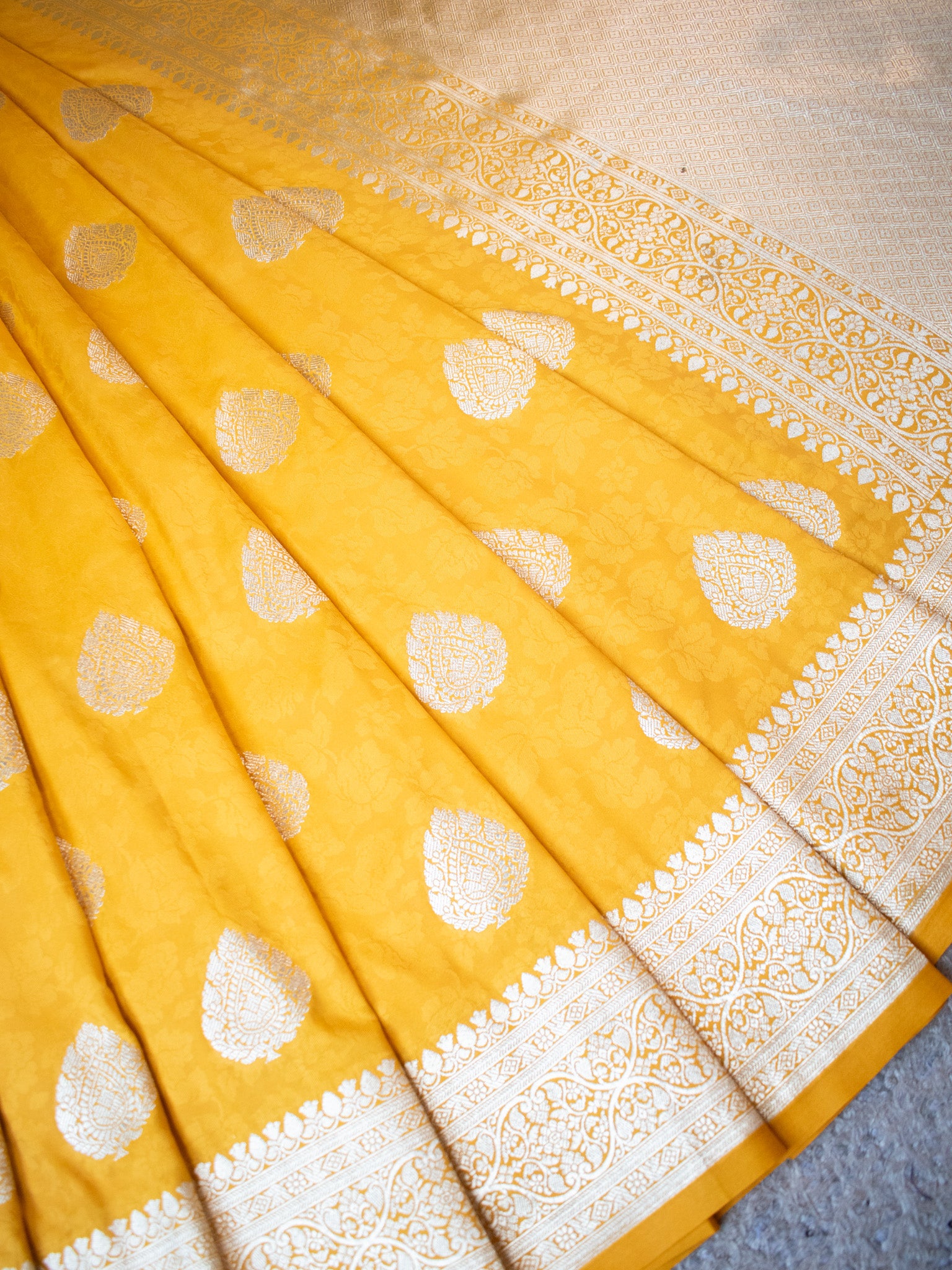 Banarasi Art Katan Silk Saree With Zari Buta Weaving & Tanchoi Weaving- Yellow