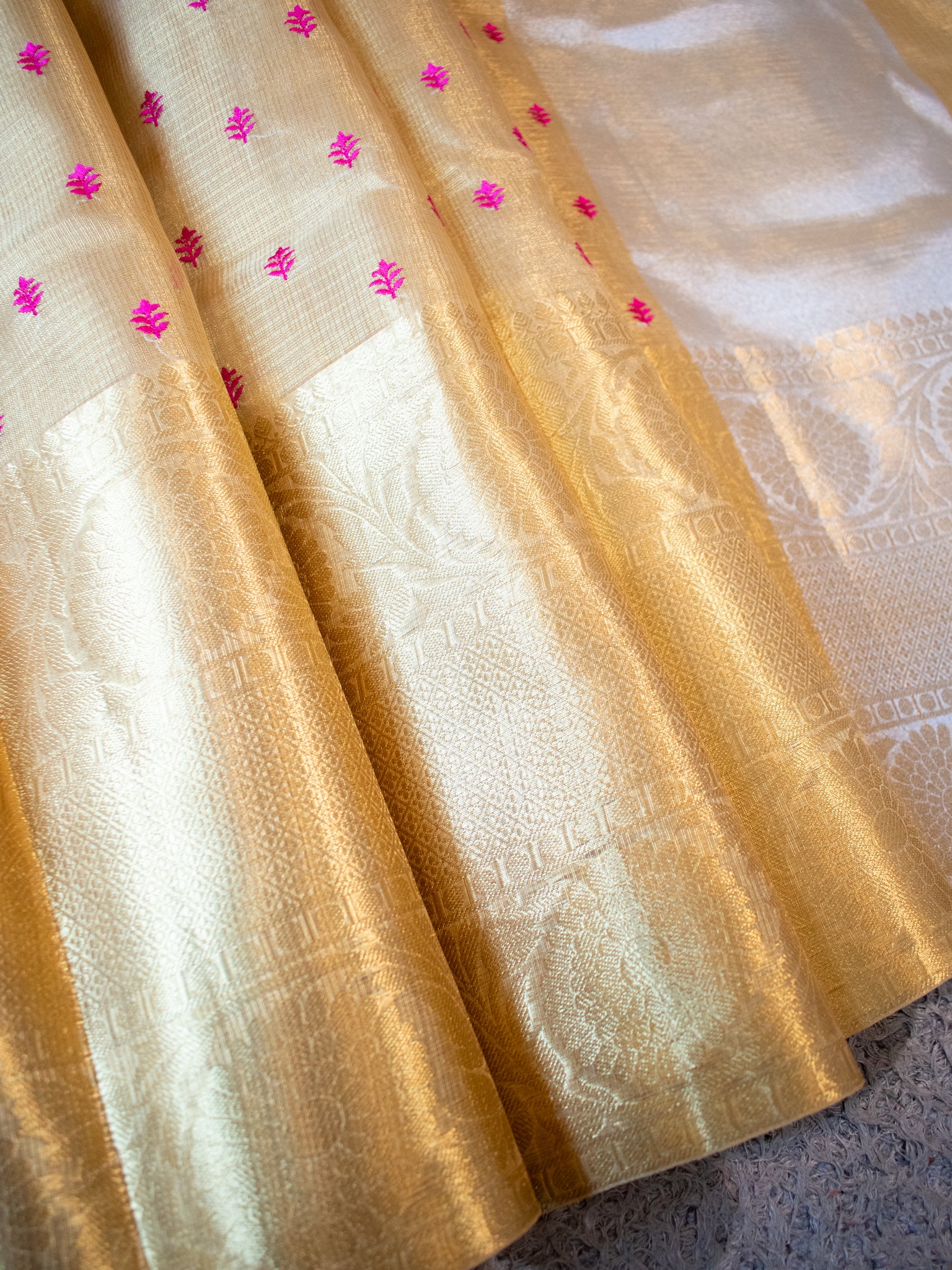 Banarasi Kota Check Saree With Embroidery & Border - Gold