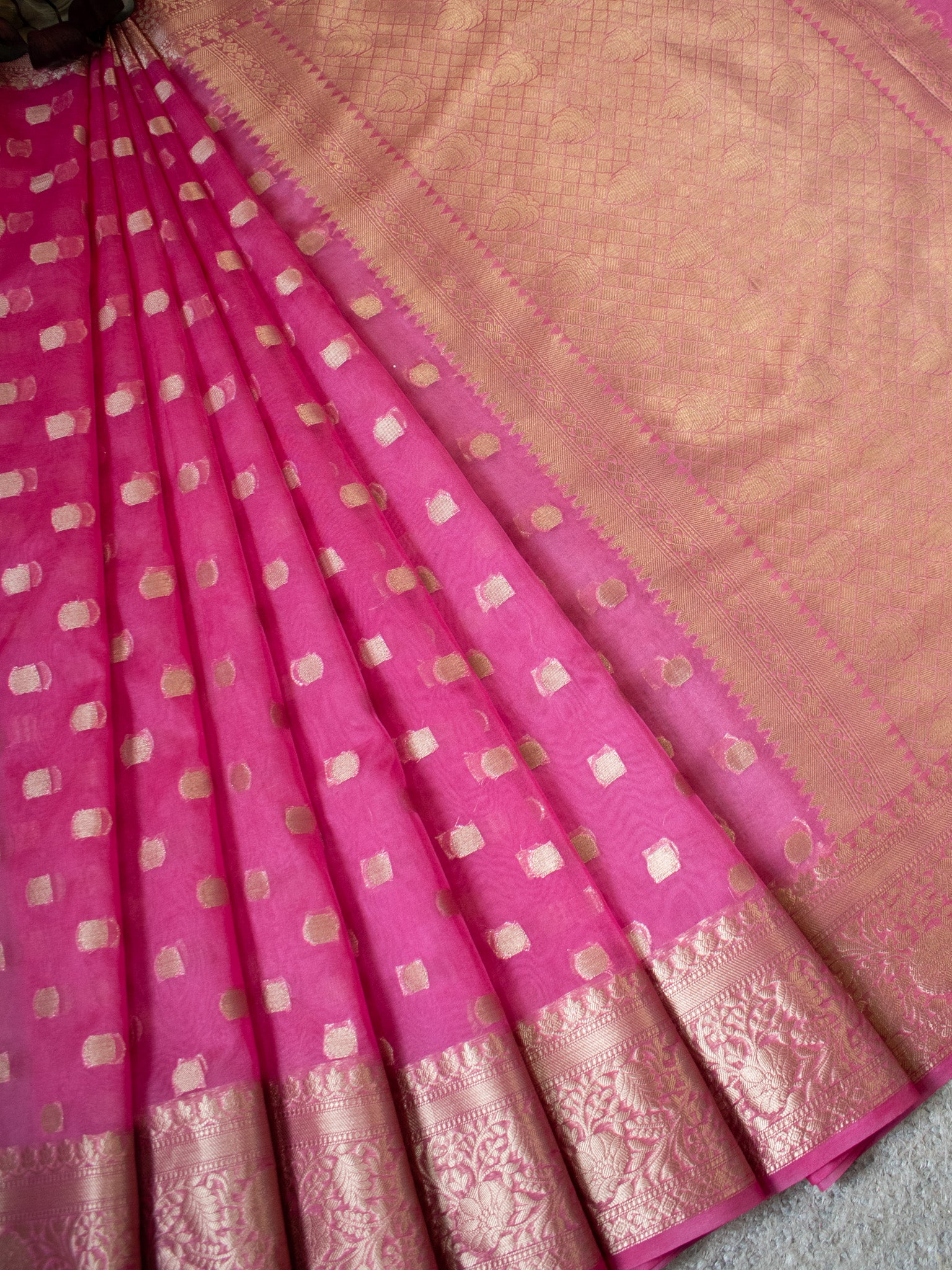 Banarasi Semi Chiffon Saree Silver Zari Buti Weaving-Pink