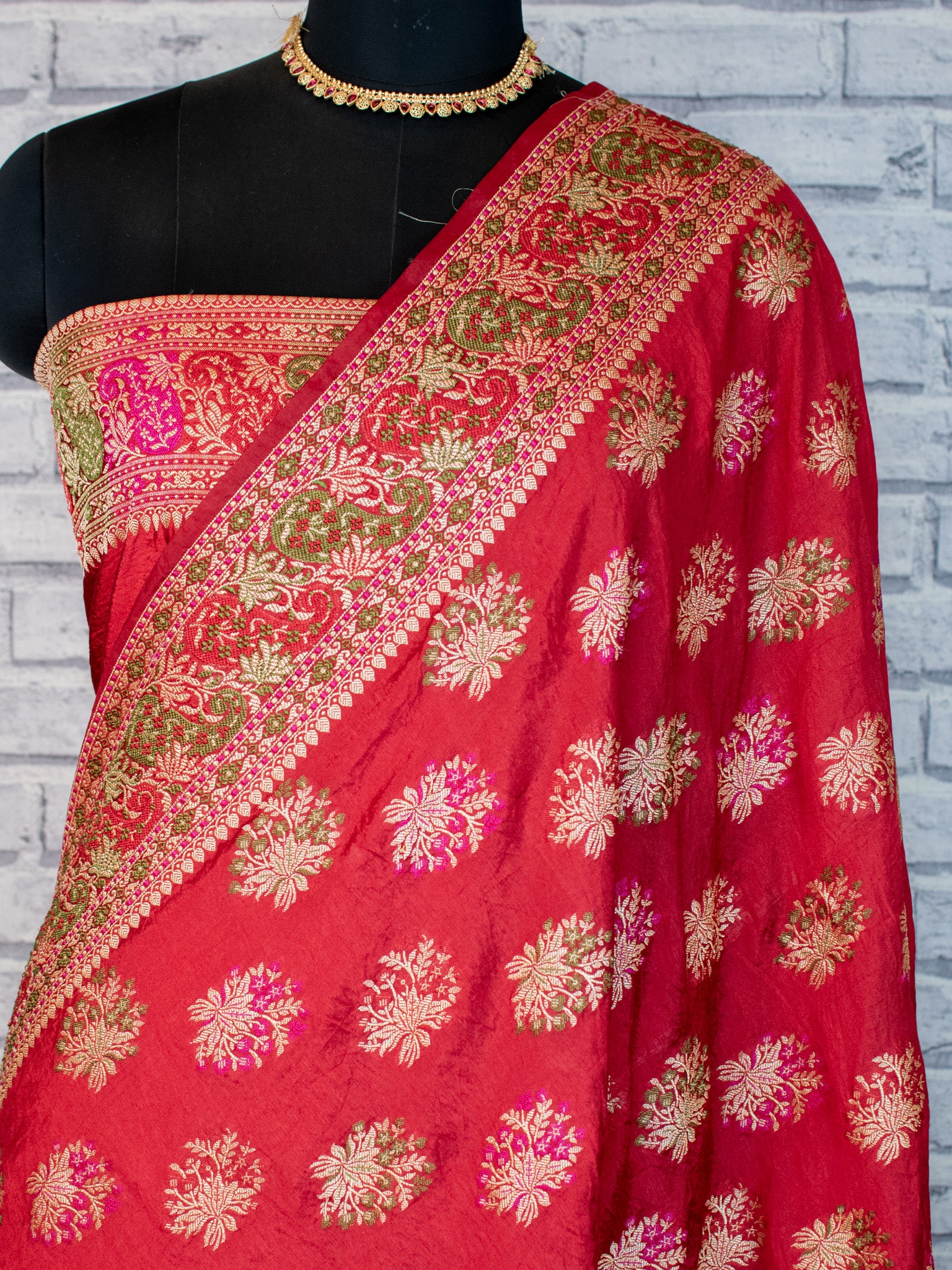 Banarasi Semi Georgette Saree With Resham Work and Border -Red