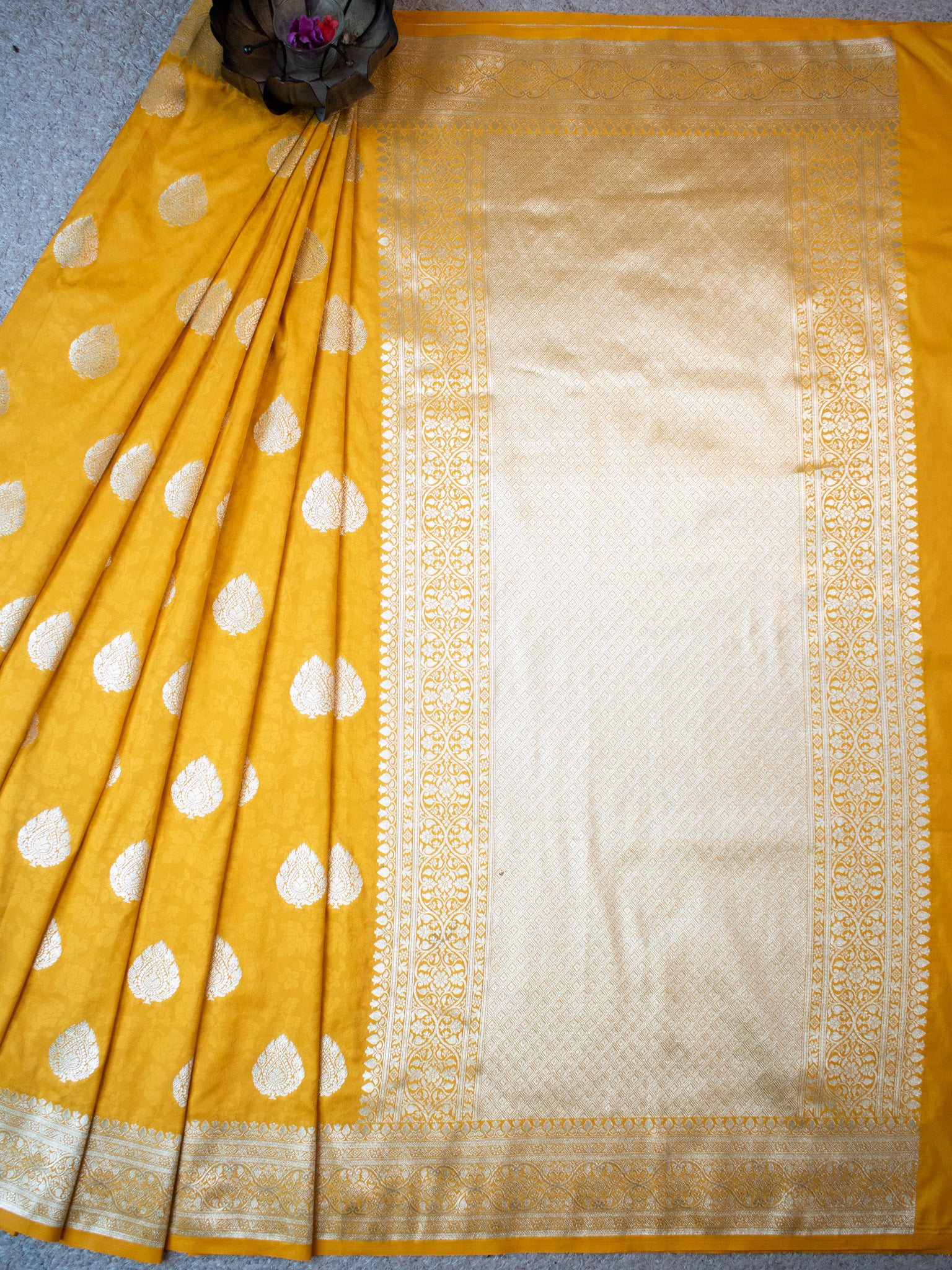 Banarasi Art Katan Silk Saree With Zari Buta Weaving & Tanchoi Weaving- Yellow