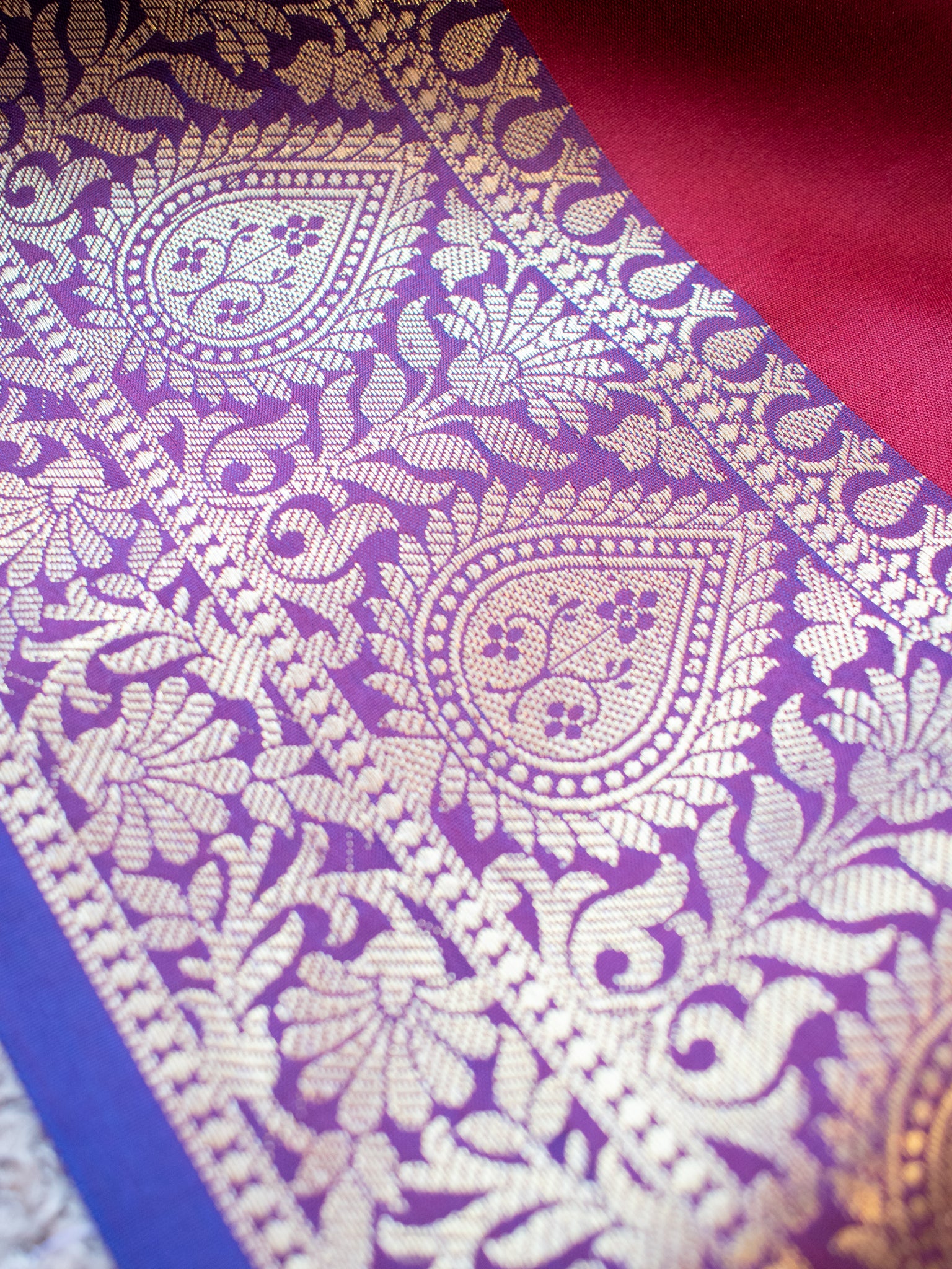Banarasi Plain Semi Silk Saree With Contrast Pallu-Red