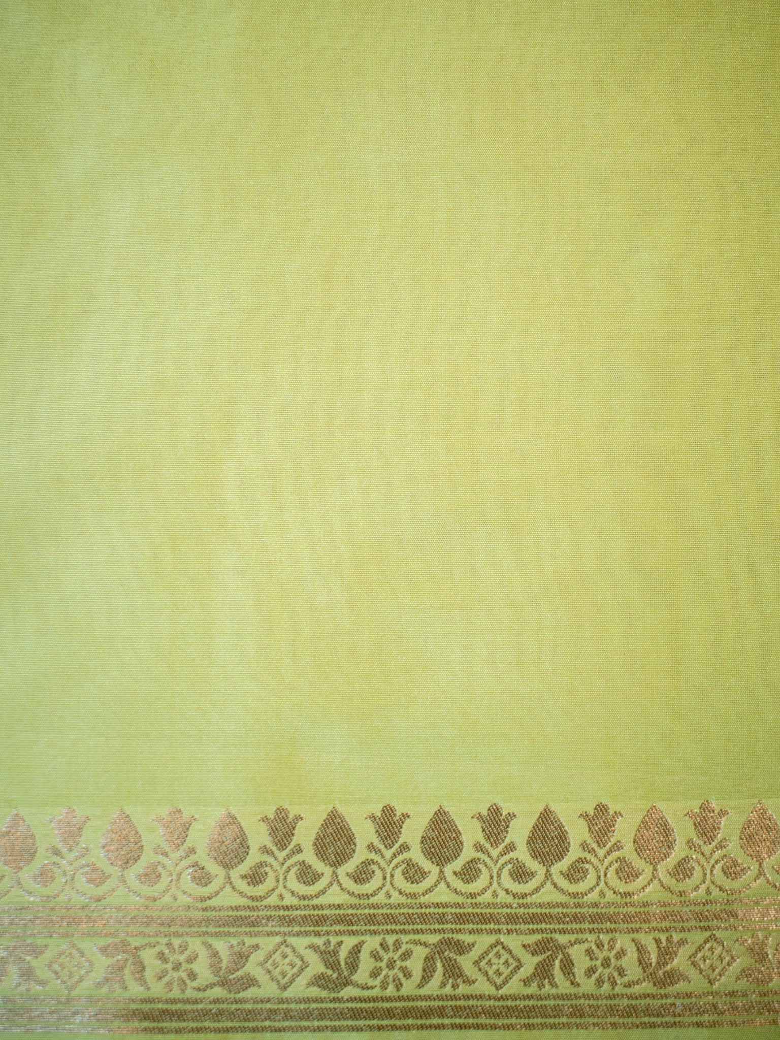 Banarasi Art Katan Silk Saree With Zari Buta Weaving & Tanchoi Weaving- Green