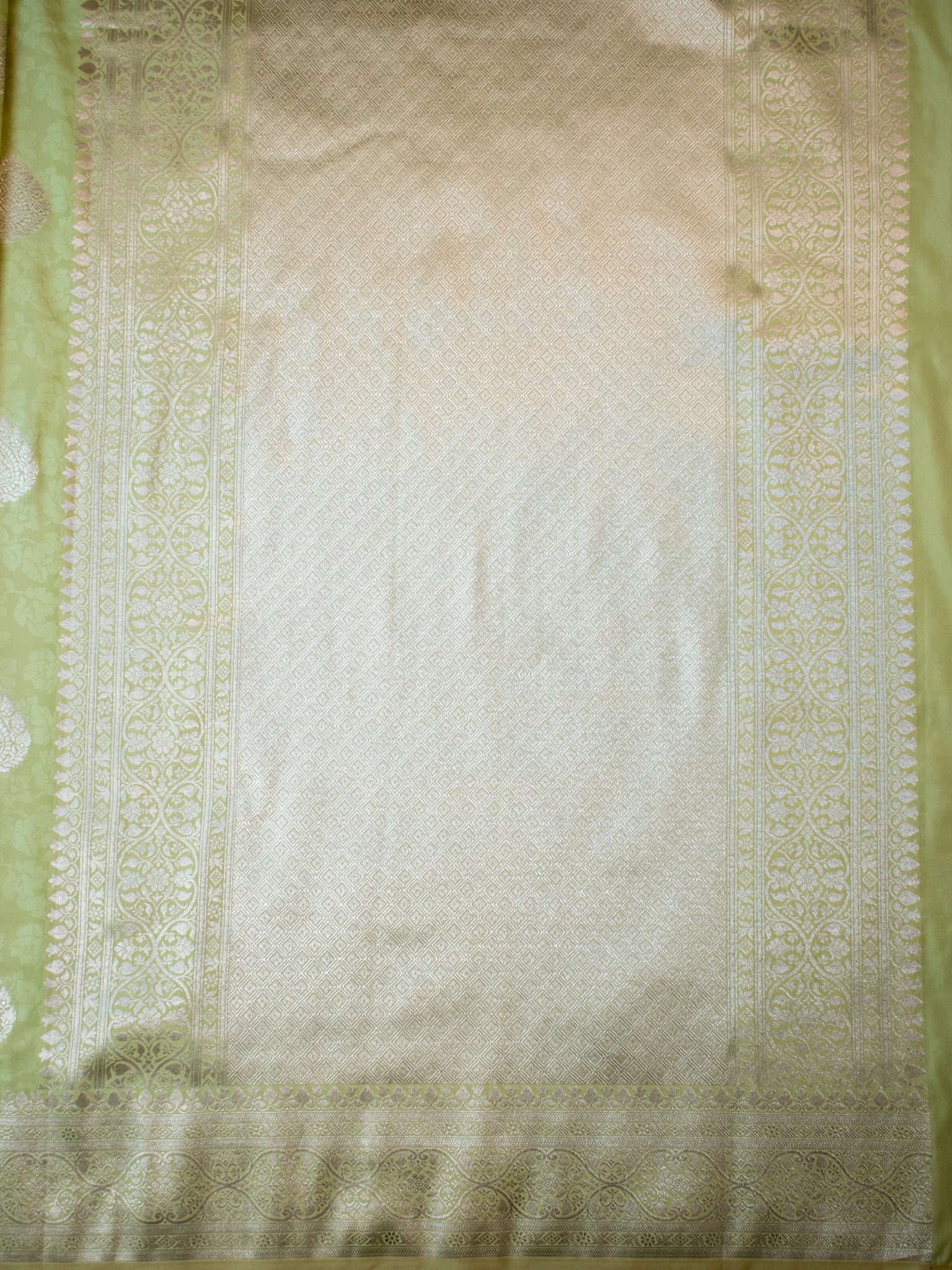 Banarasi Art Katan Silk Saree With Zari Buta Weaving & Tanchoi Weaving- Green