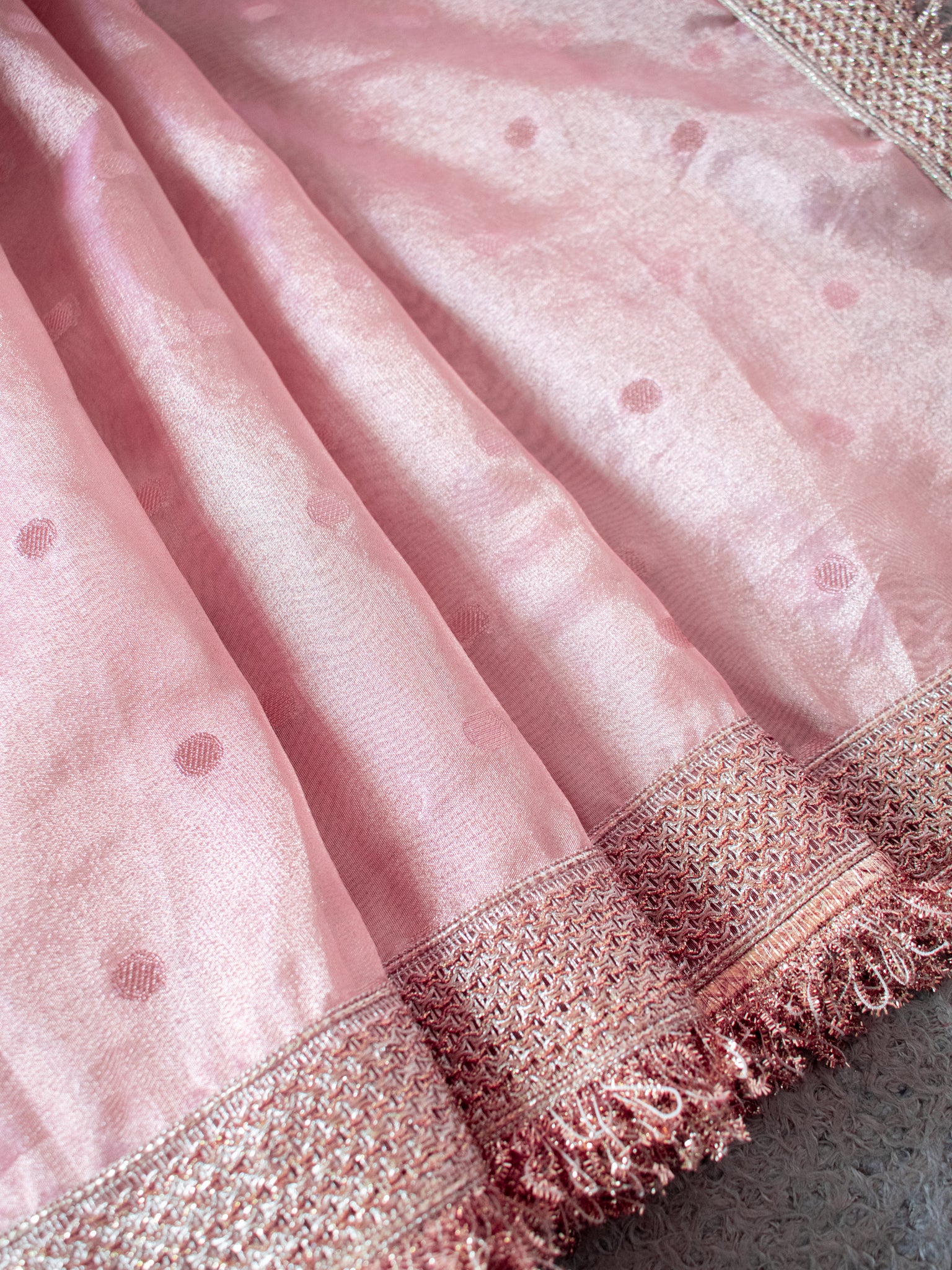 Banarasi Tissue Saree With Buti Weaving & Lace Border - Pink