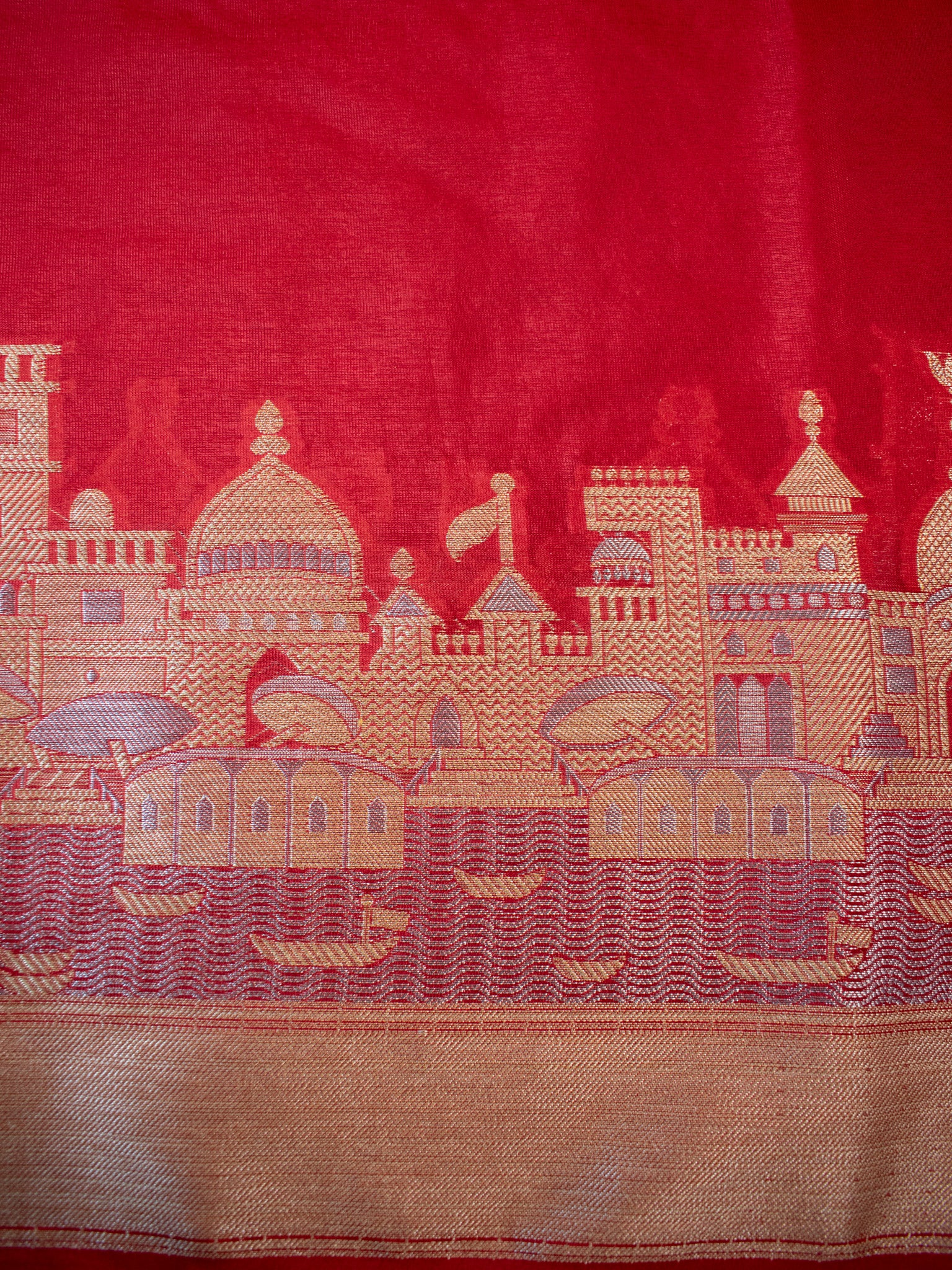 Banarasi Plain Dual Shade Semi Silk Saree With Ganga Ghat Weaving- White & Red