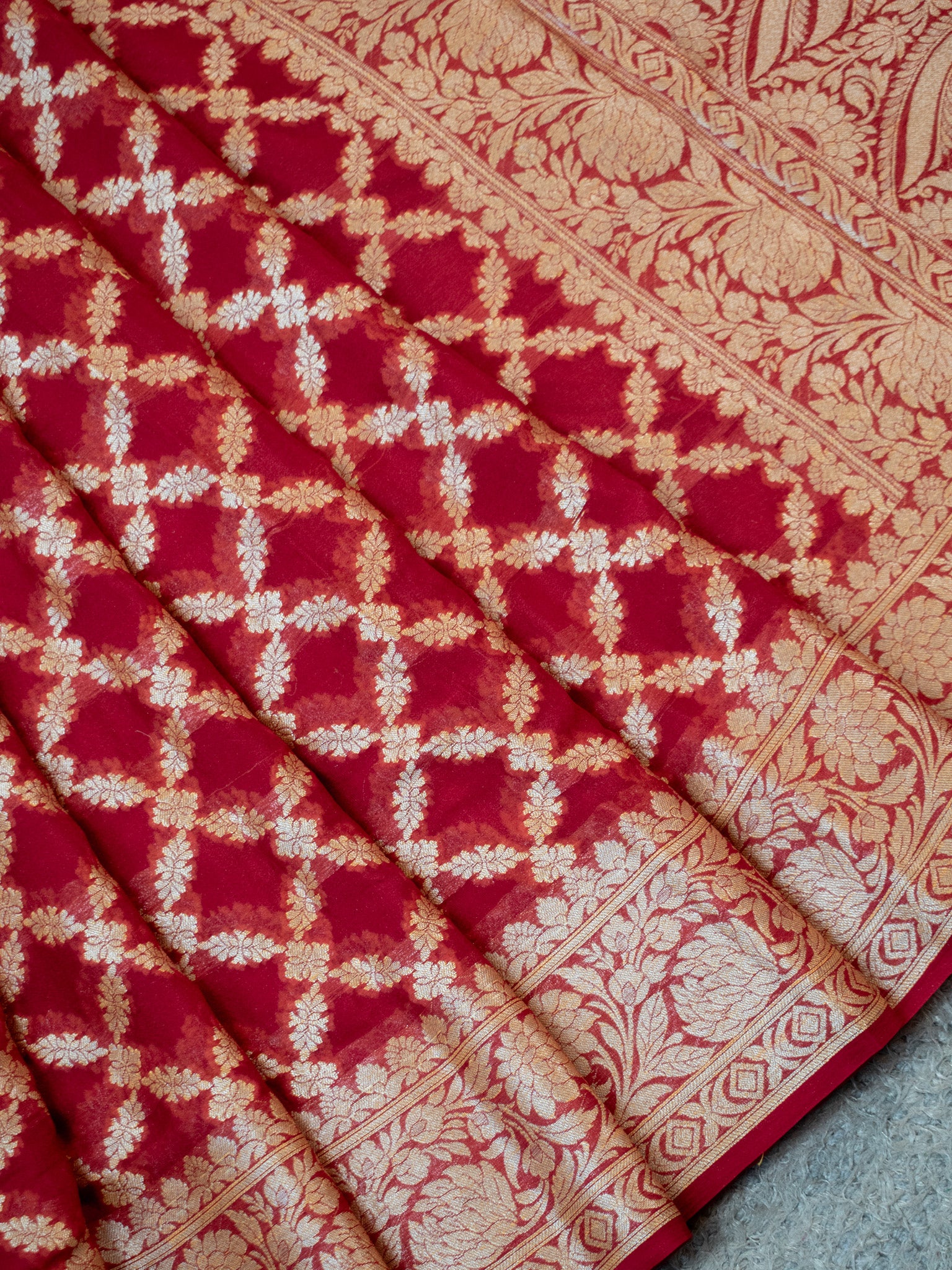 Banaras Pure Georgette Saree With Resham Weaving-Red