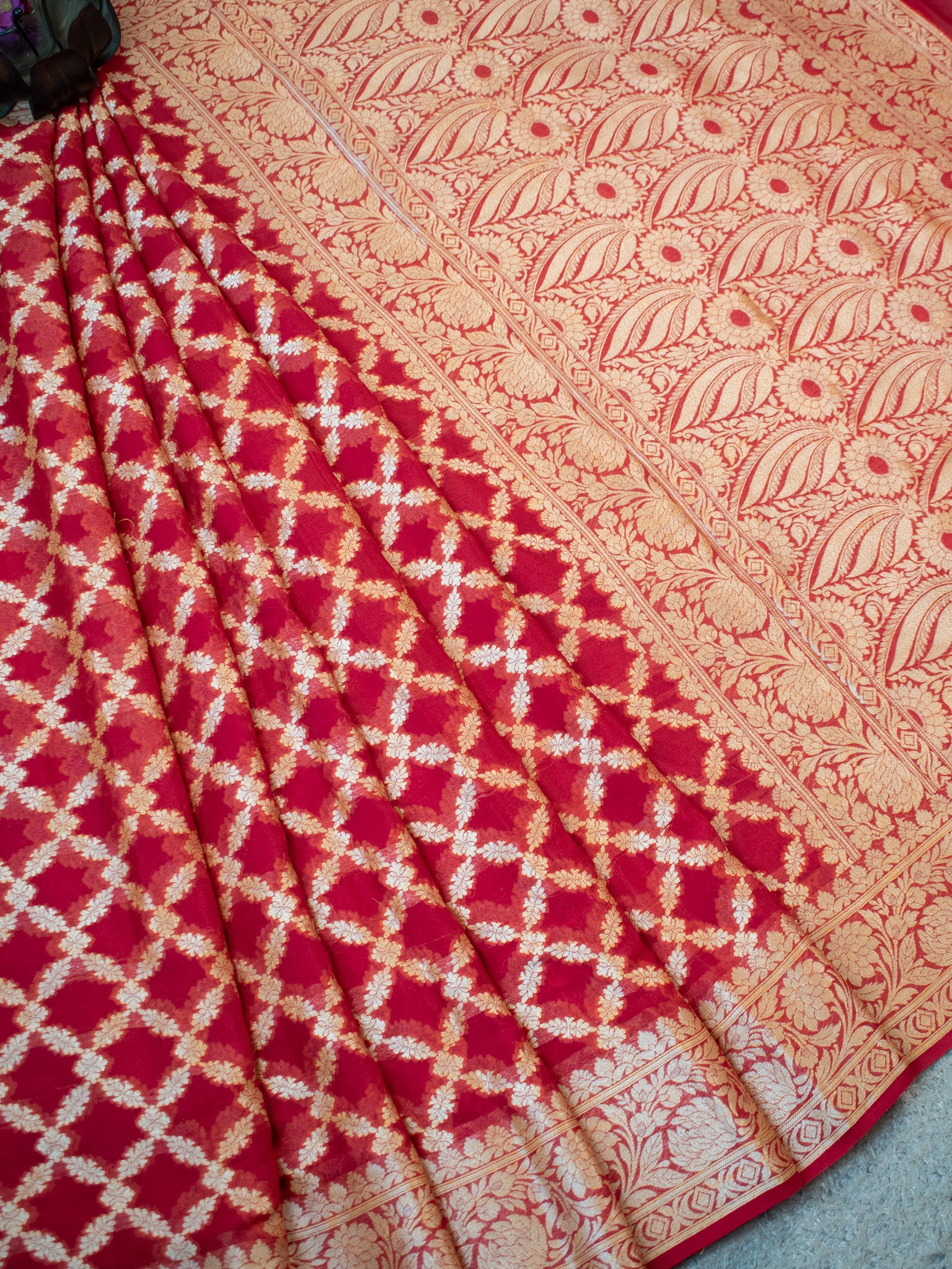 Banaras Pure Georgette Saree With Resham Weaving-Red