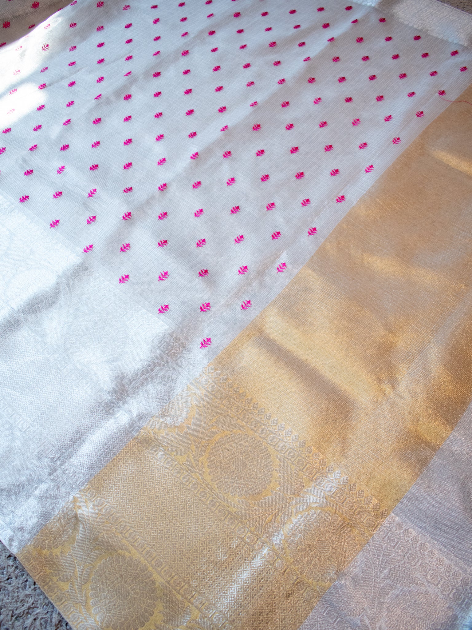 Banarasi Kota Check Saree With Embroidery & Border - Silver