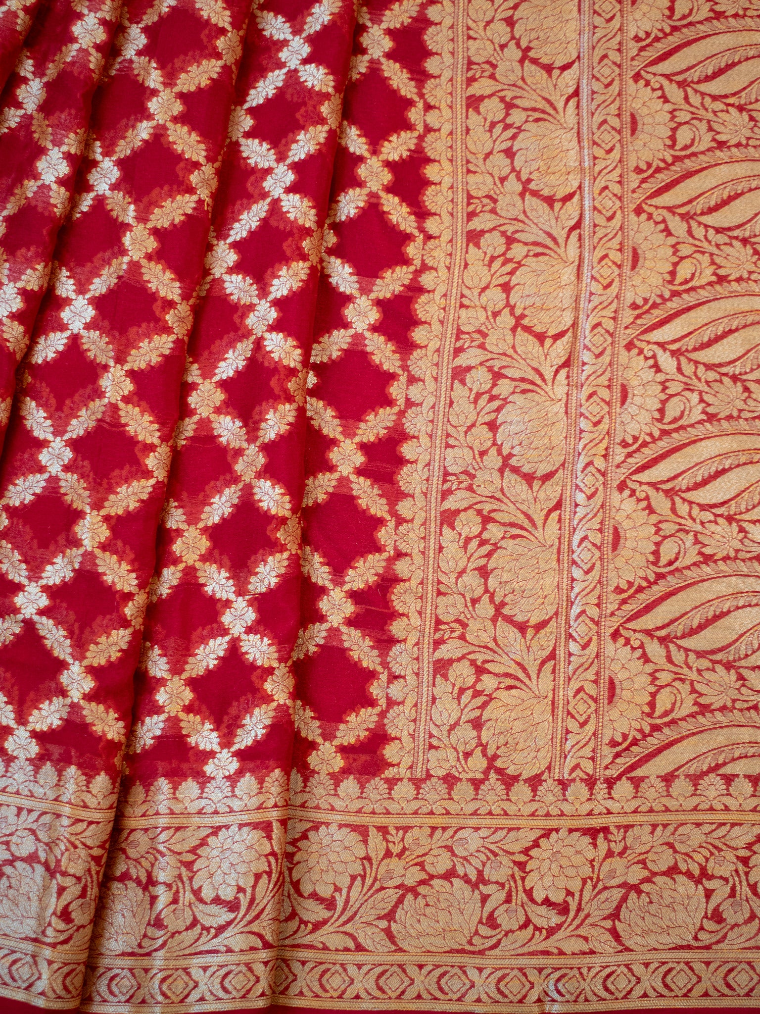 Banaras Pure Georgette Saree With Resham Weaving-Red