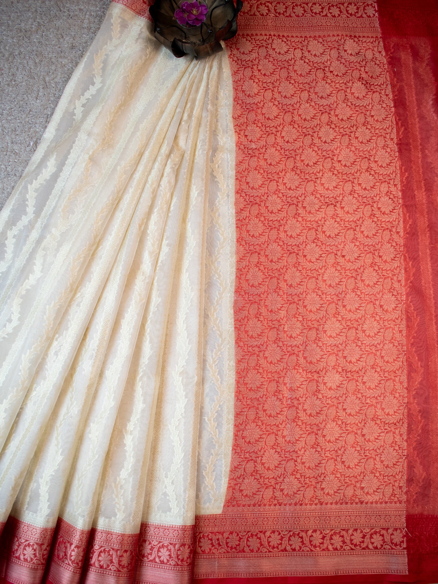 Banarasi Cotton Silk Saree With Zari Weaving & Contrast Border - Off White & Red