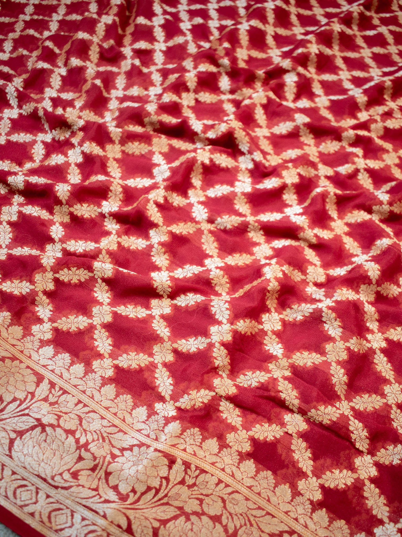 Banaras Pure Georgette Saree With Resham Weaving-Red