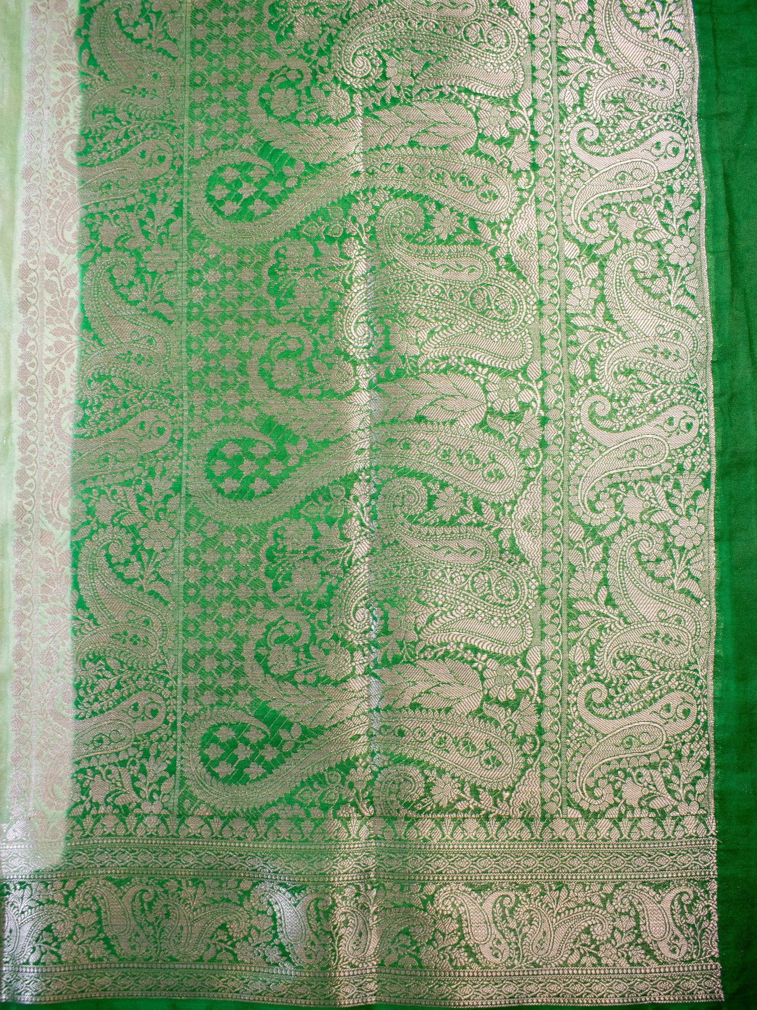 Banarasi Semi Chiffon Saree Silver Zari Buti Weaving With Contrast Border- Green