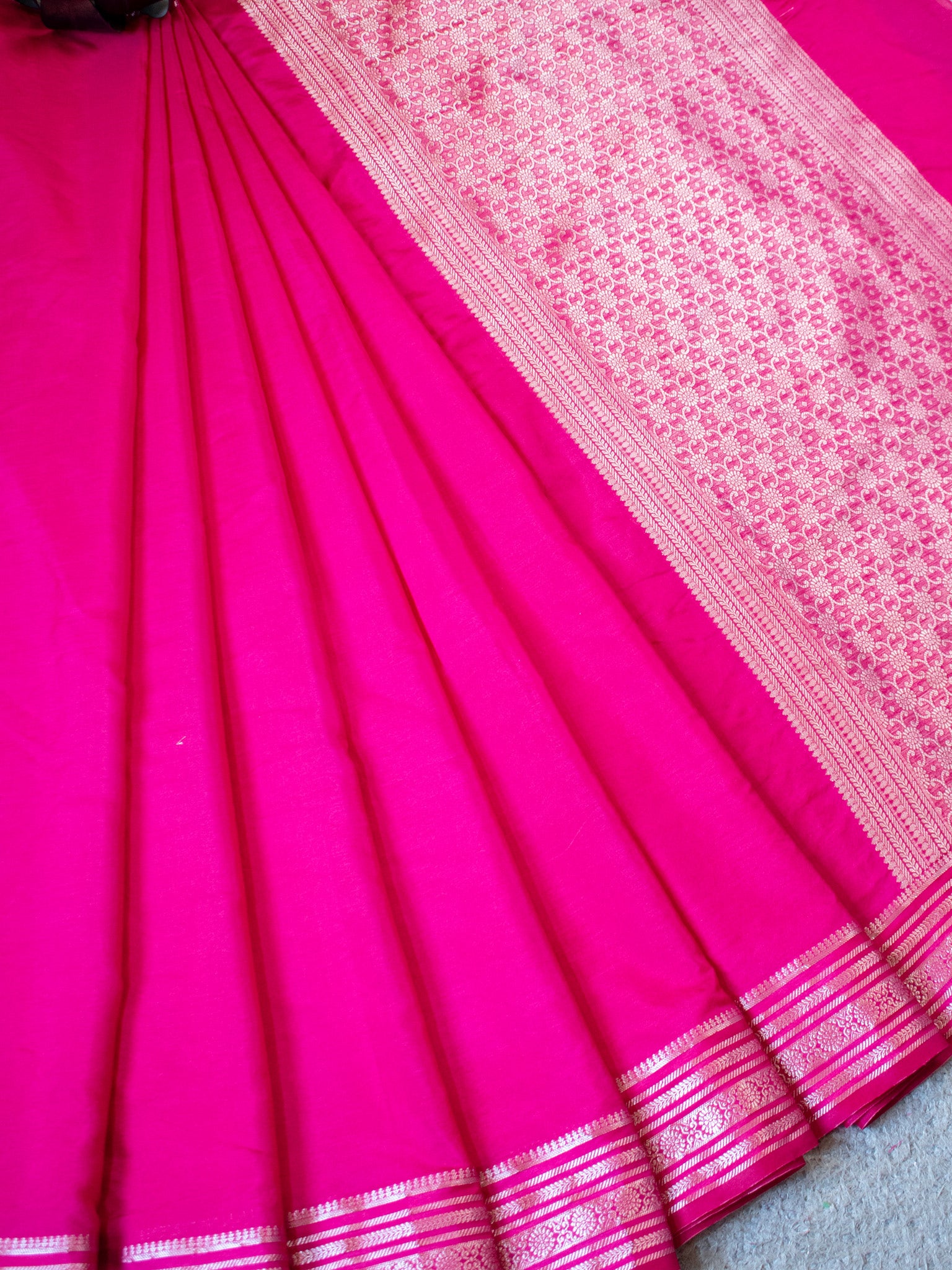 Banarasi Soft Cotton Plain Saree With Silver Weaving Border-Pink